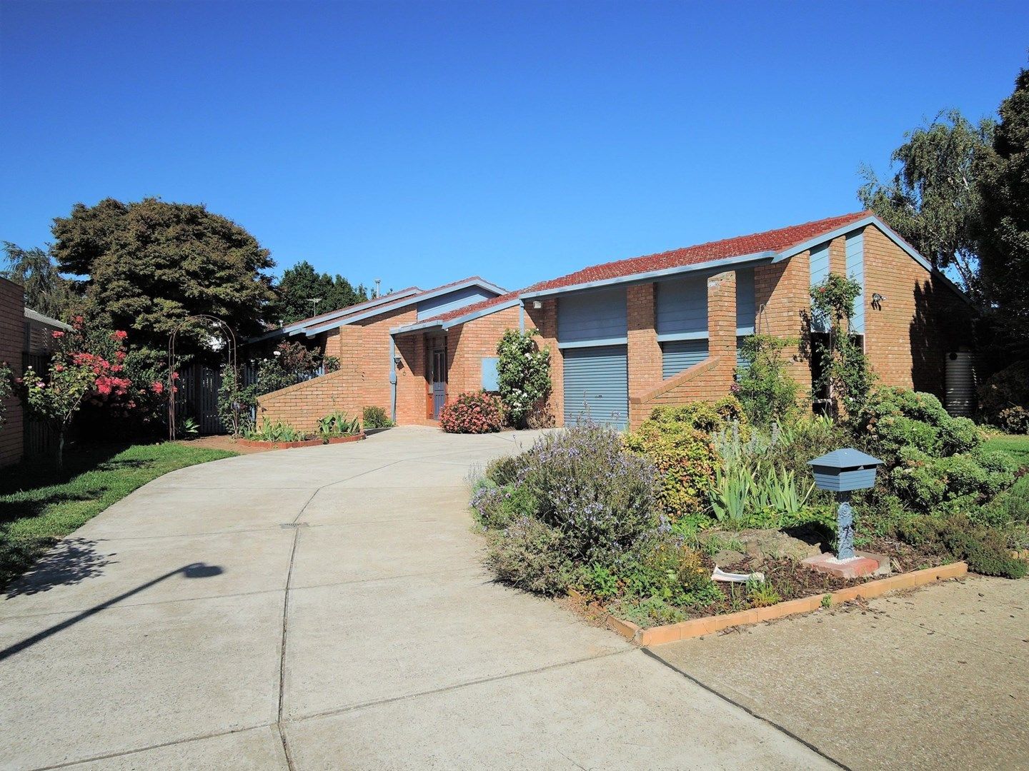7 Montpellier Drive, Werribee Property History & Address Research