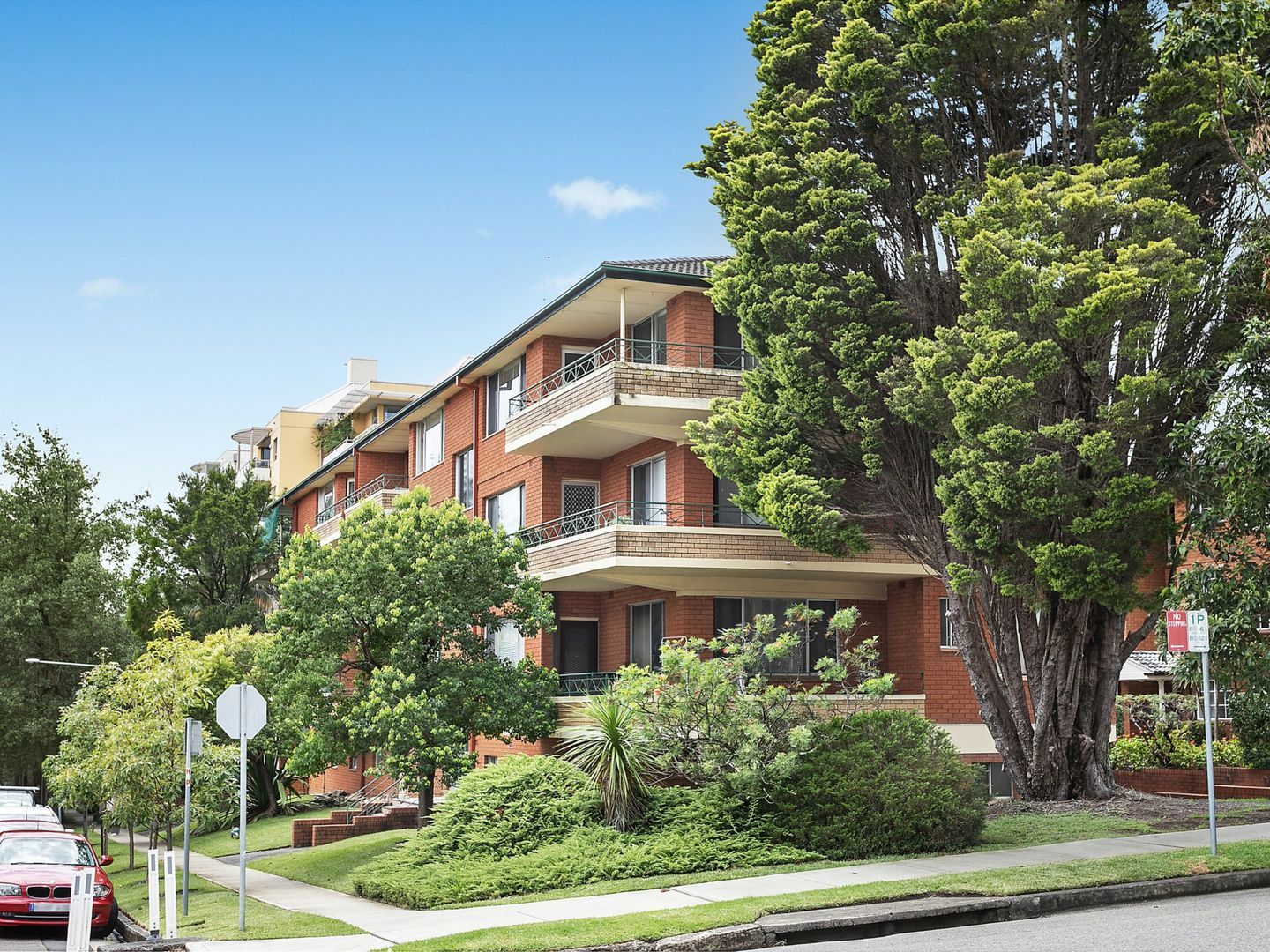 2 bedrooms Apartment / Unit / Flat in 2/23 Bridge Street EPPING NSW, 2121