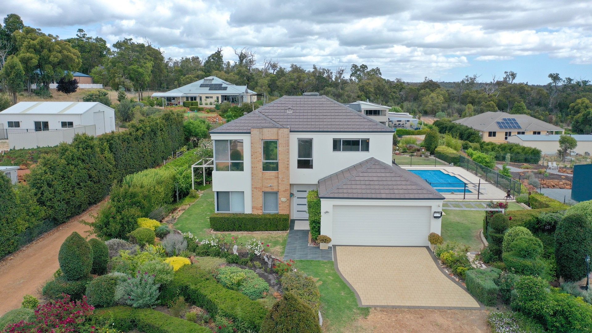 7 bedrooms House in 14 Observation Circle BEDFORDALE WA, 6112