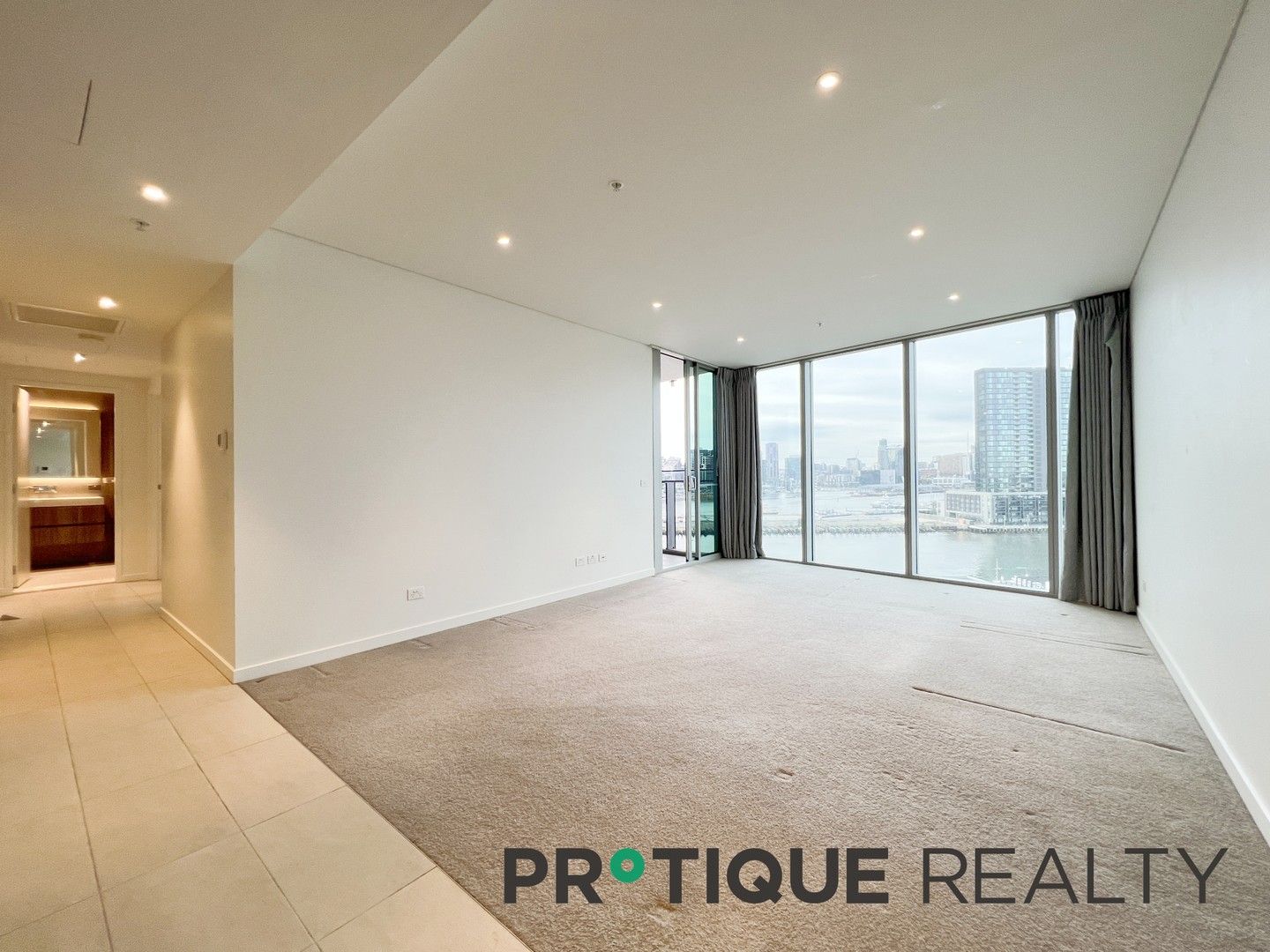 2 bedrooms Apartment / Unit / Flat in 905/81 South Warf Drive DOCKLANDS VIC, 3008