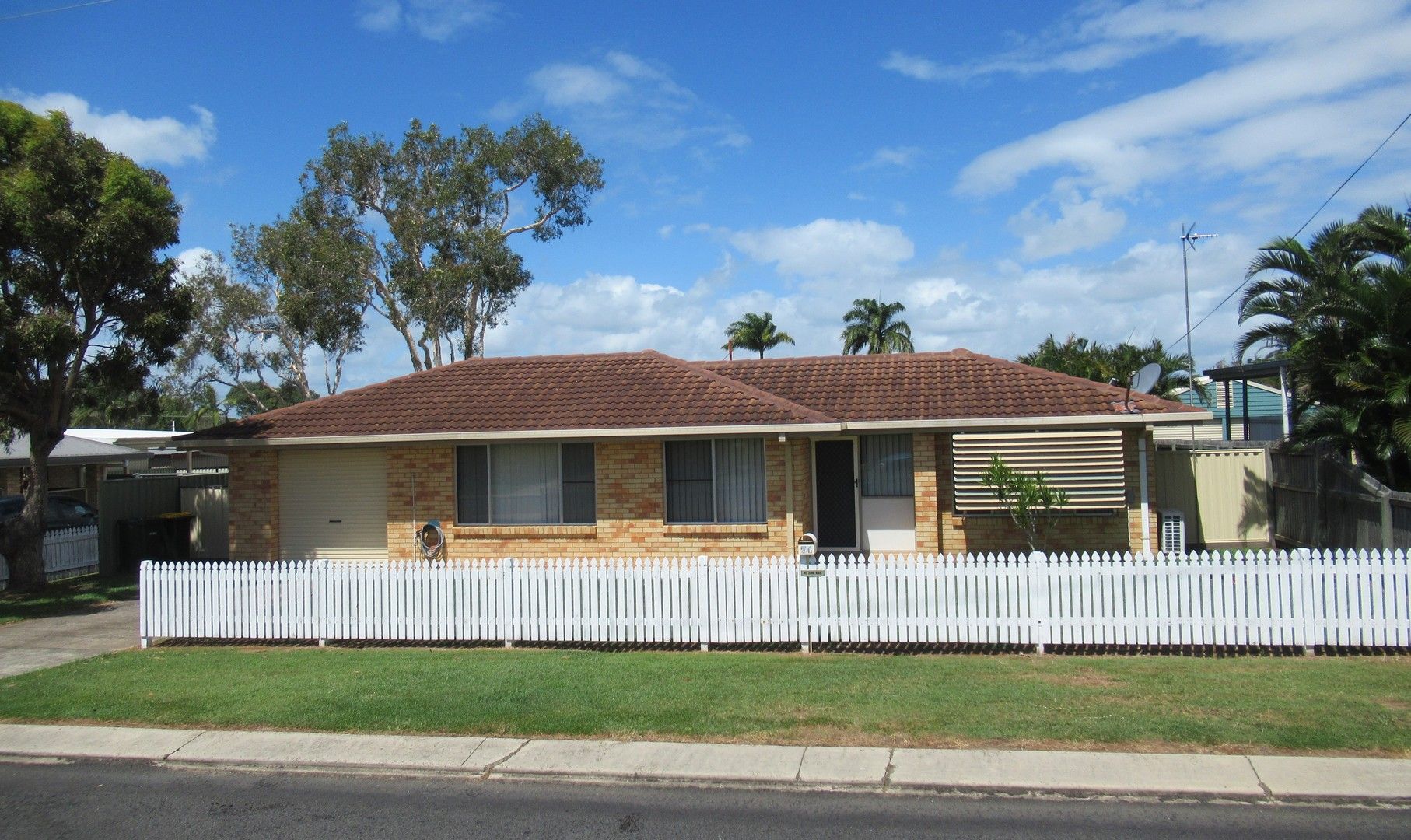 74 Limpus Street, Urangan QLD 4655, Image 0