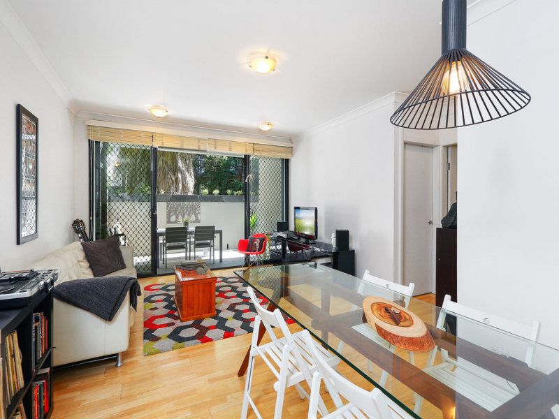 2 bedrooms Apartment / Unit / Flat in 52/11-21 Rose Street CHIPPENDALE NSW, 2008