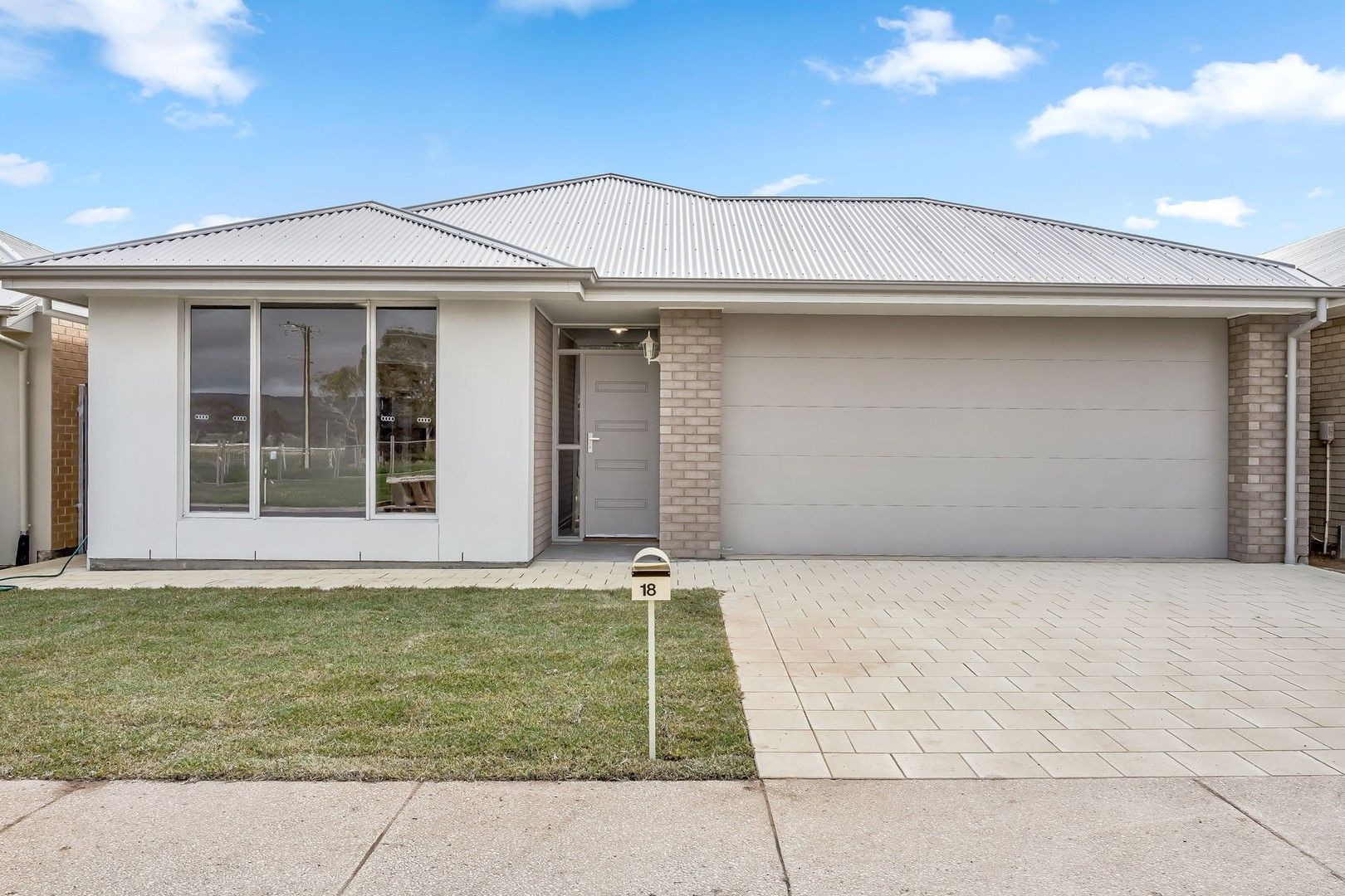 4 bedrooms House in 18 Whitehaven Cct ALDINGA BEACH SA, 5173