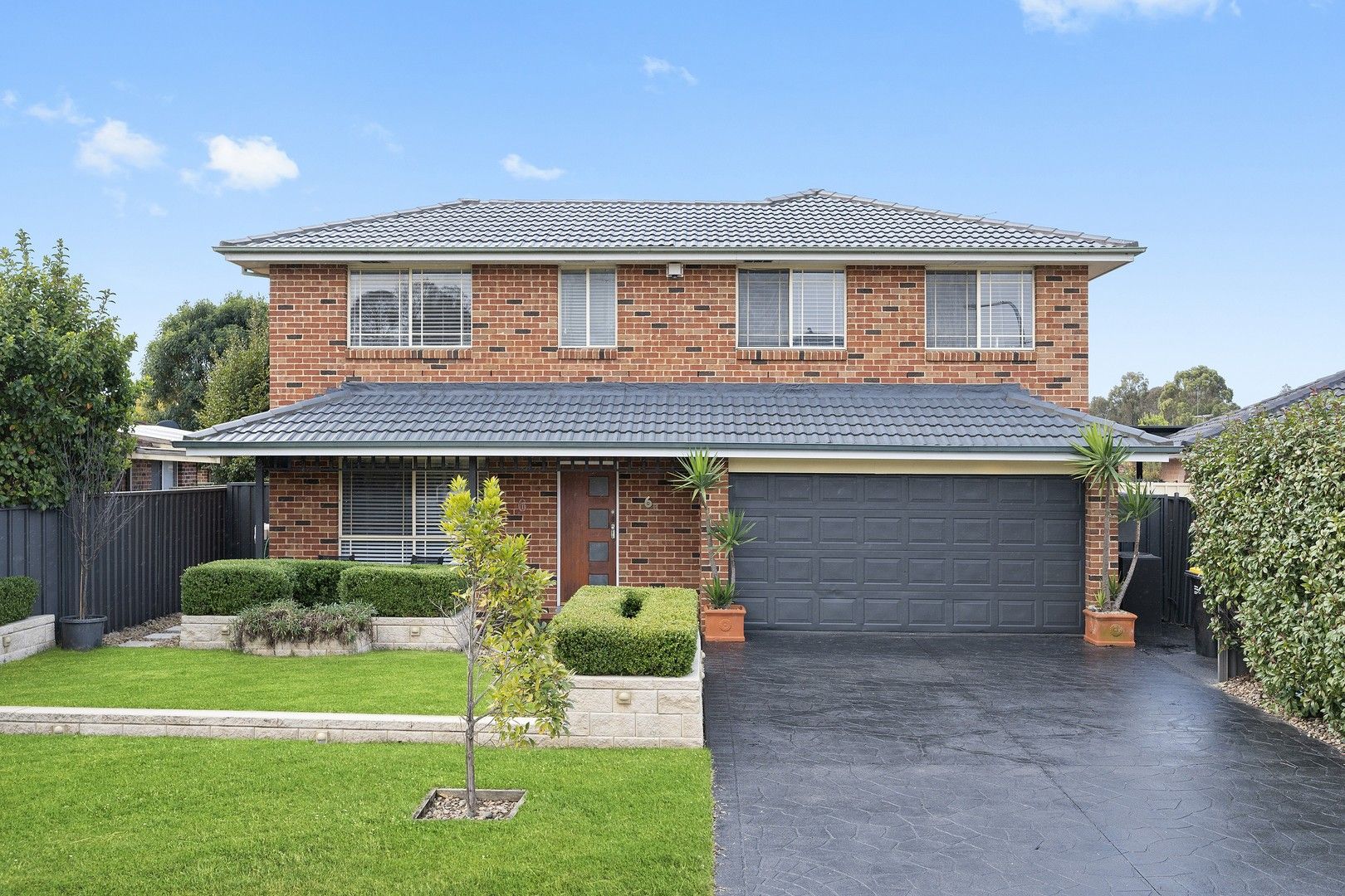 4 bedrooms Townhouse in 2/6 Durali Road GLENMORE PARK NSW, 2745
