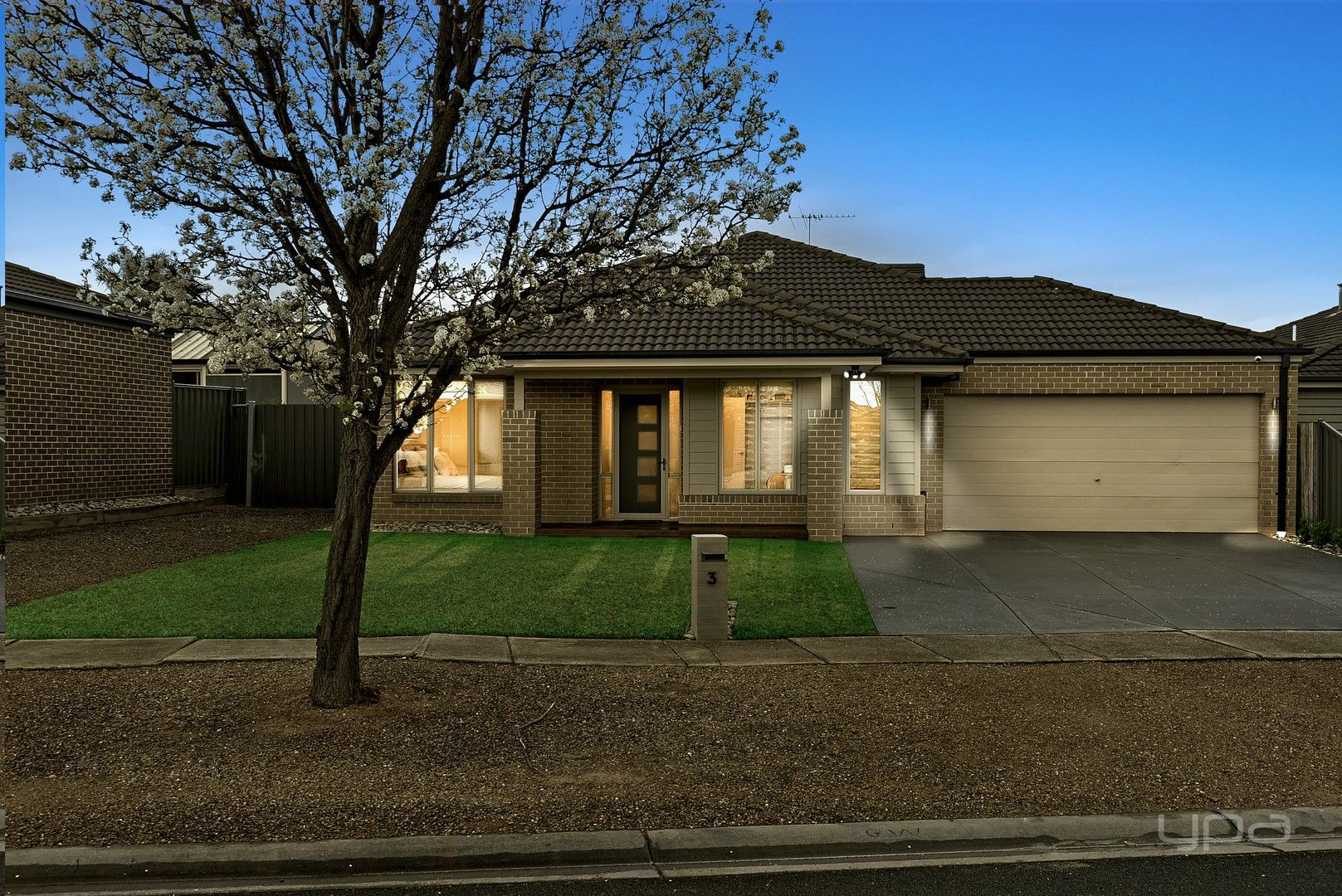 4 bedrooms House in 3 Ellesmere Grove MELTON WEST VIC, 3337