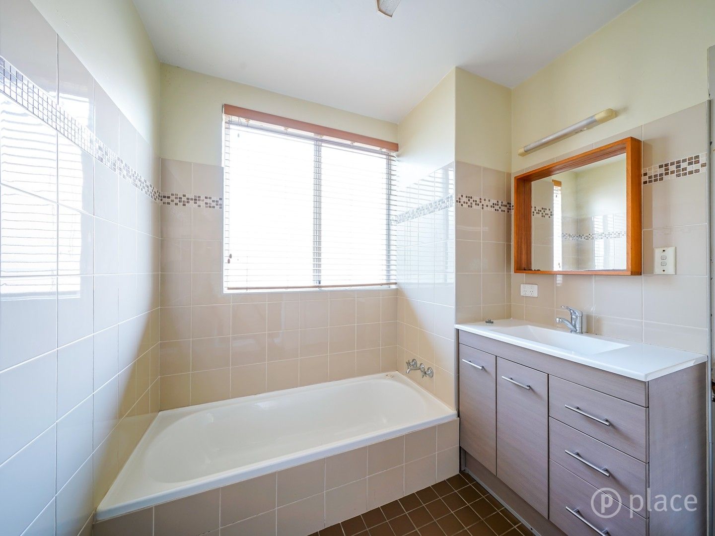 2 bedrooms Apartment / Unit / Flat in 2/20 Rosemount Terrace WINDSOR QLD, 4030