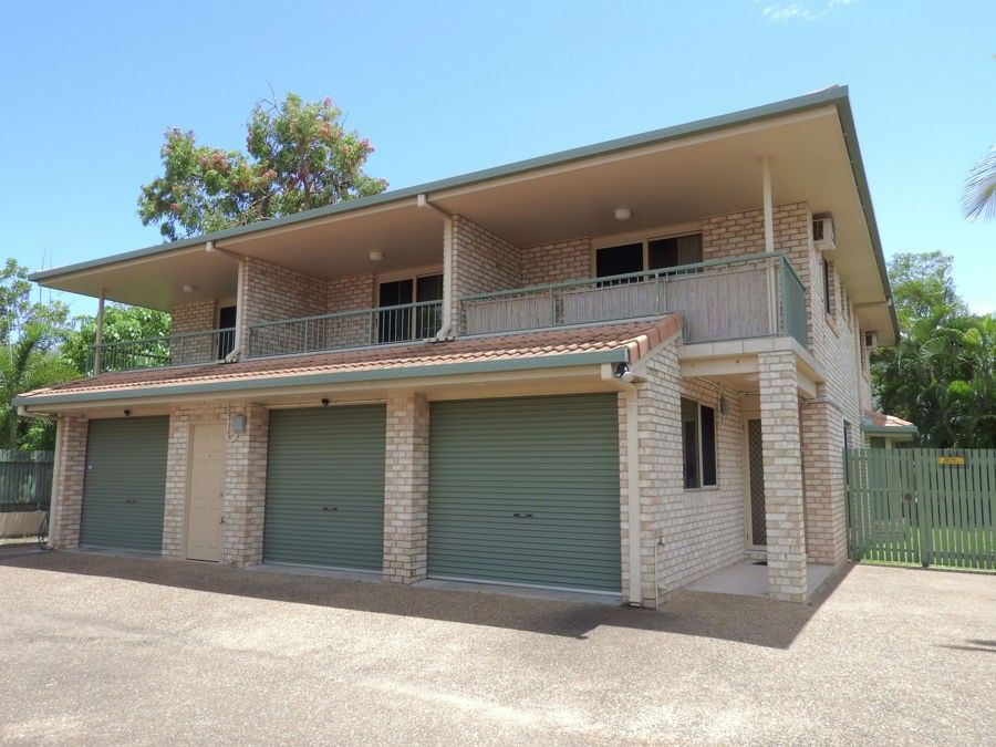 2 bedrooms Townhouse in 3/123 Eyre Street NORTH WARD QLD, 4810