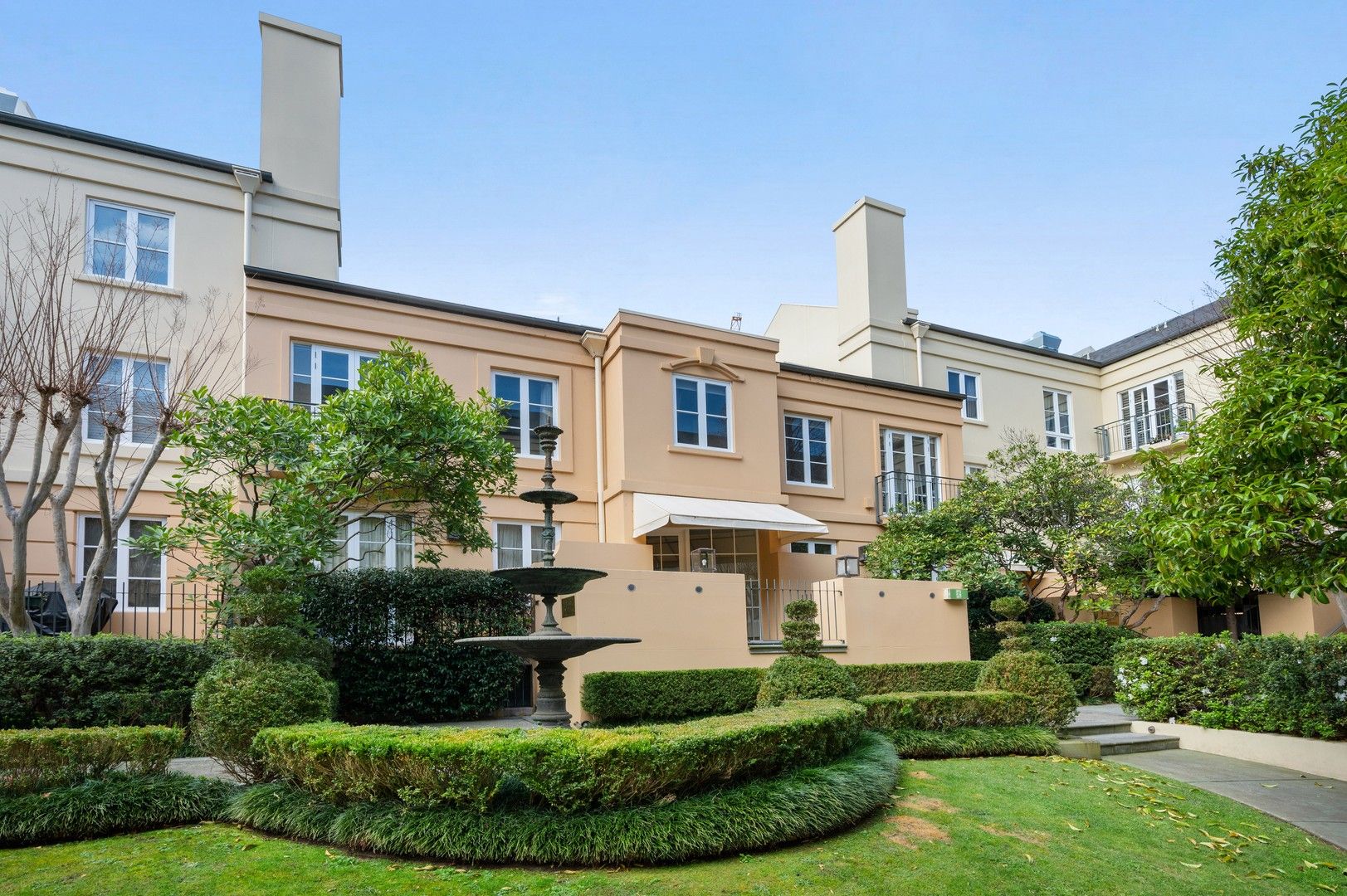 17/1 Wellington Crescent, East Melbourne VIC 3002 Apartment For Rent