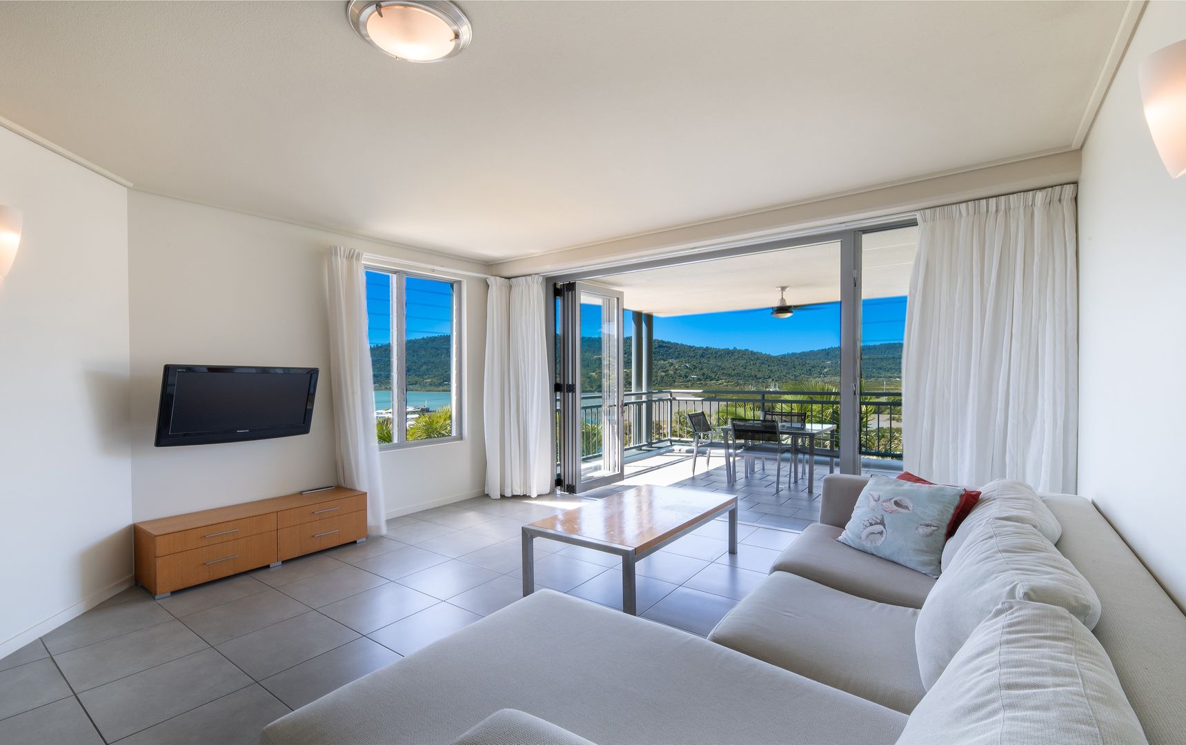 625/9A Hermitage Drive, Airlie Beach QLD 4802, Image 2