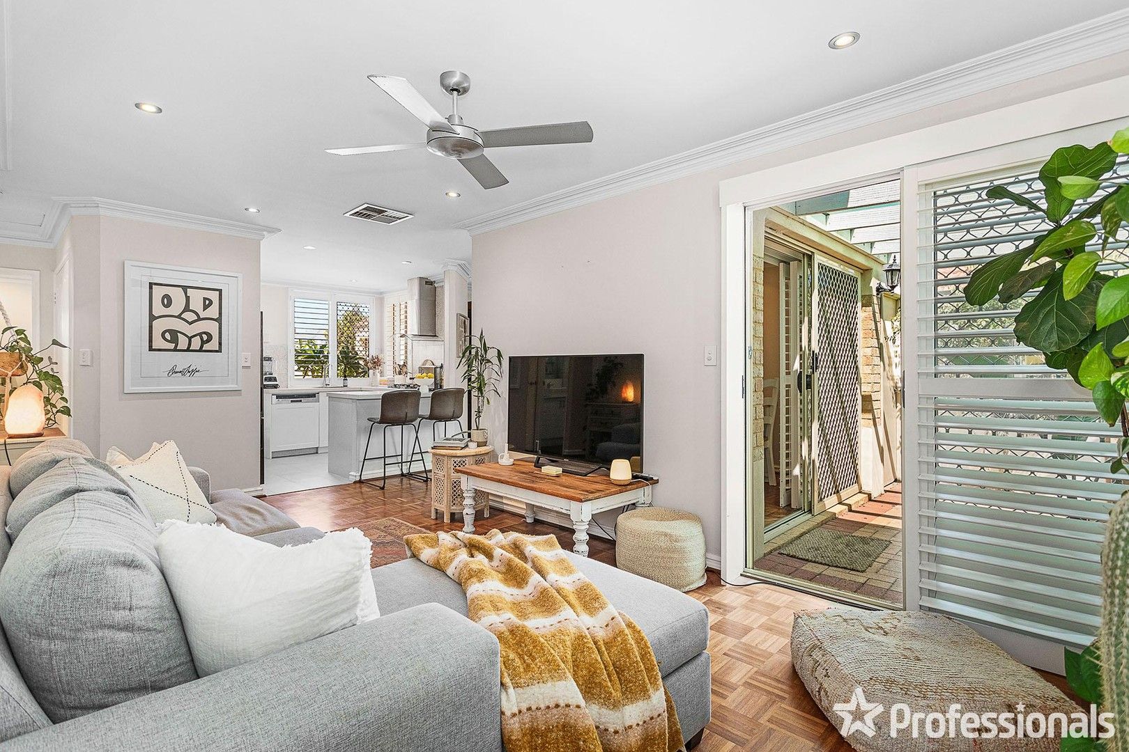 1/334 Scarborough Beach Road, Innaloo WA 6018, Image 0