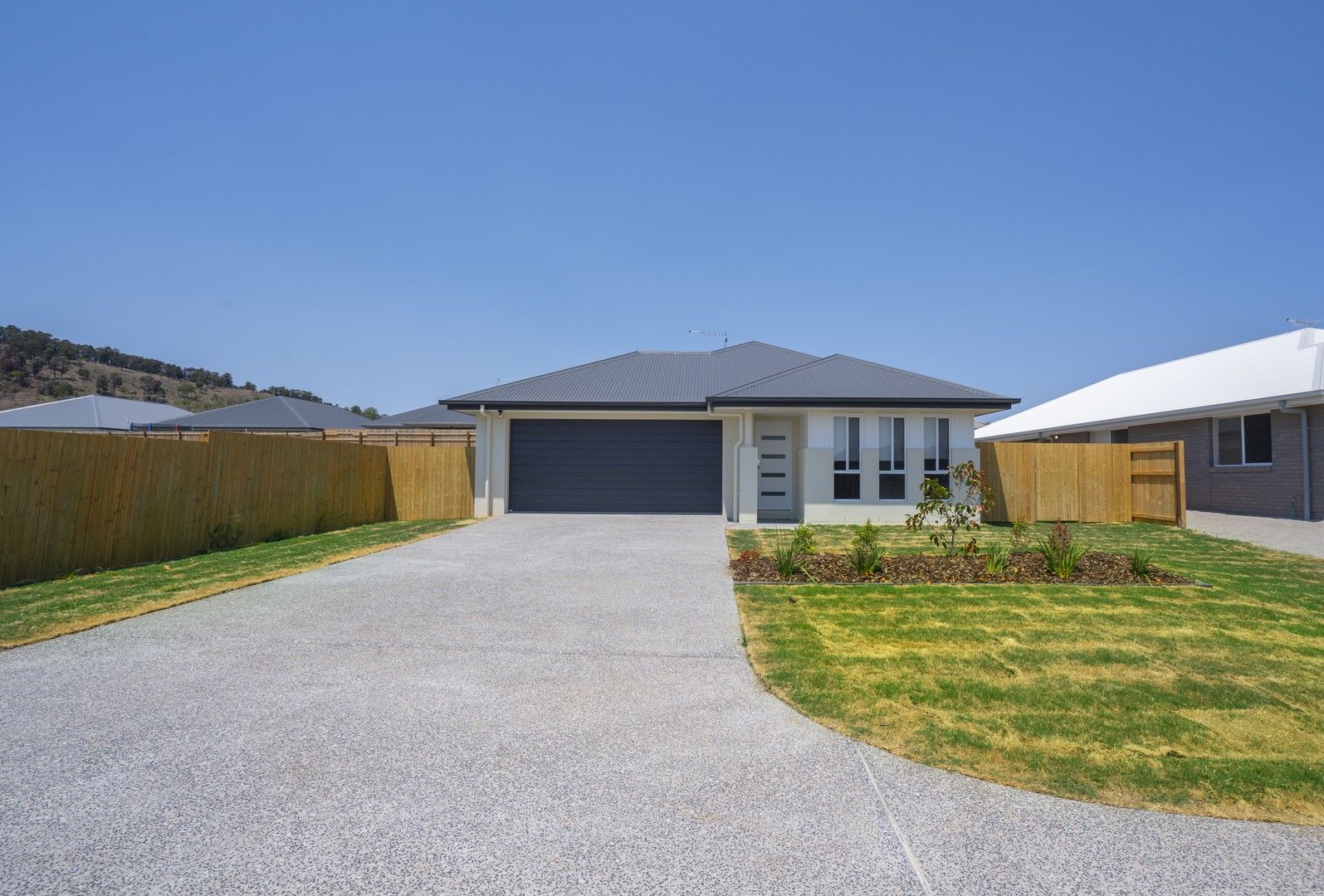 4 bedrooms House in 18 Darling Circuit PLAINLAND QLD, 4341