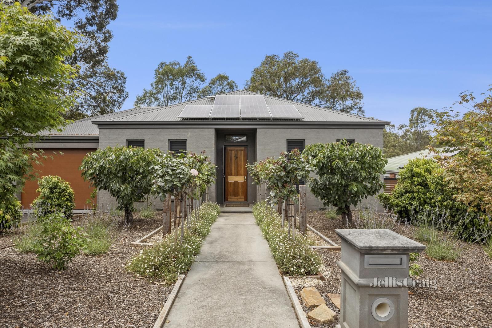 18 Douglas Crescent, Castlemaine VIC 3450, Image 0