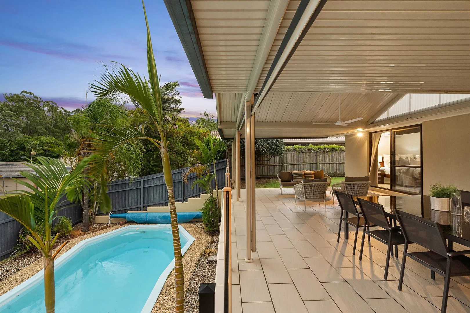 25 Fuelling Street, Chapel Hill QLD 4069