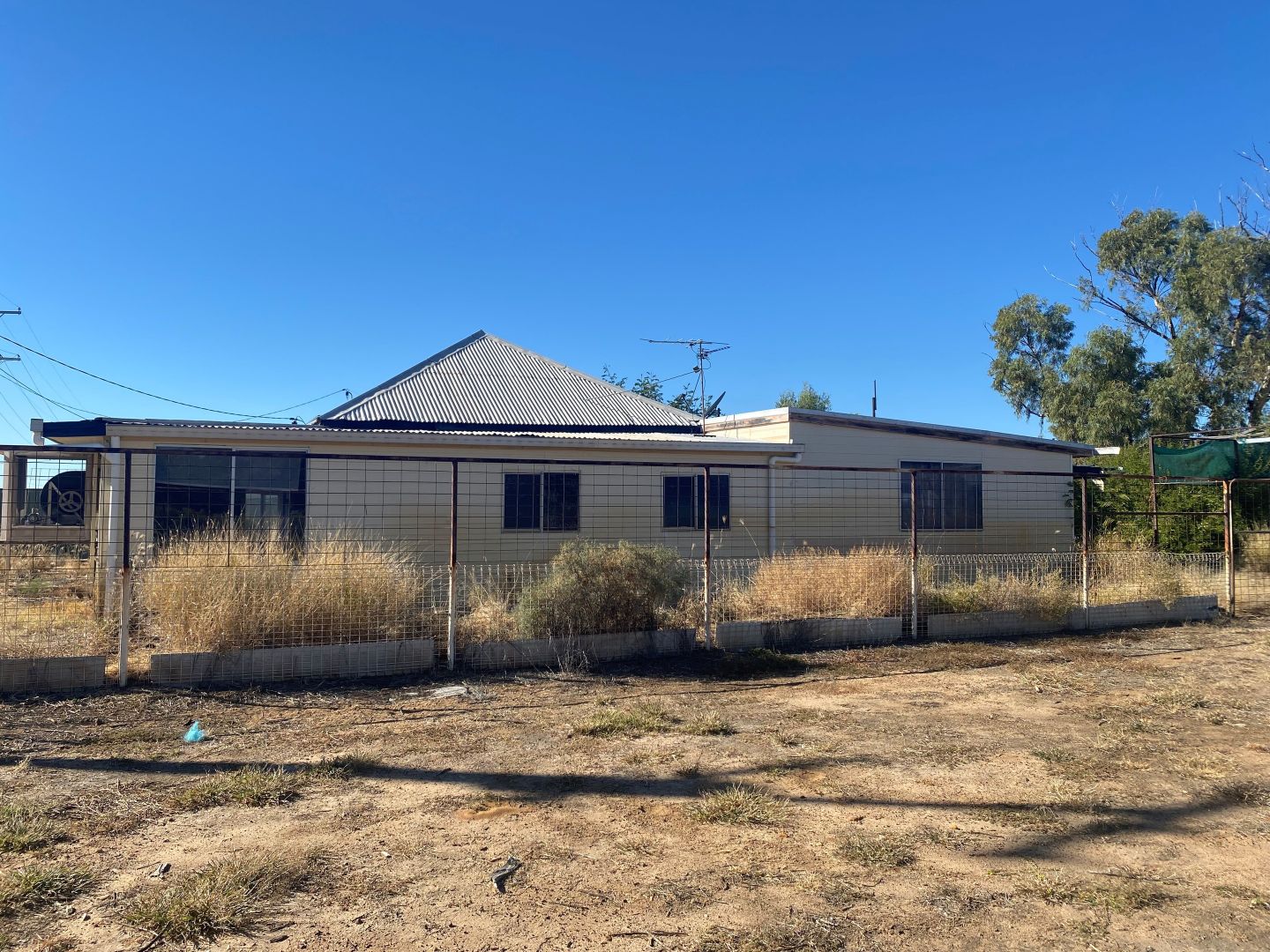 18 Cork Street, Winton QLD 4735, Image 2