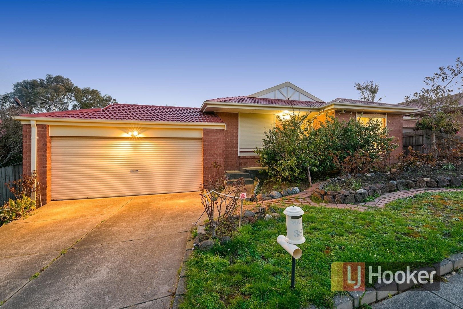 38 Maryrose Crescent, Endeavour Hills VIC 3802, Image 0