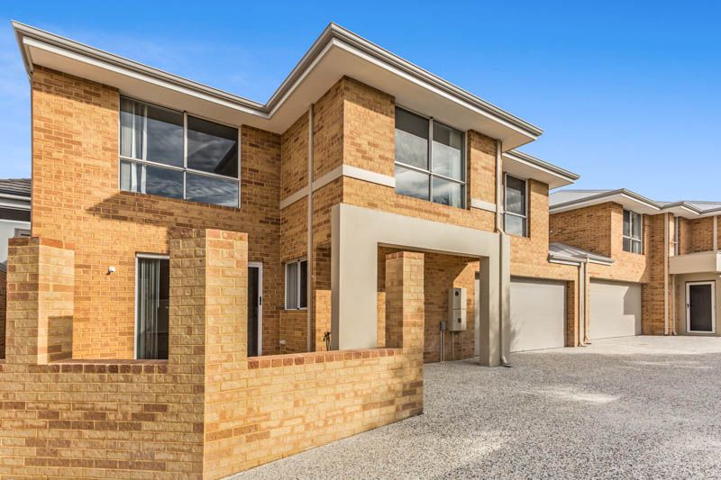 3 bedrooms Townhouse in 10B Mount Henry Road COMO WA, 6152