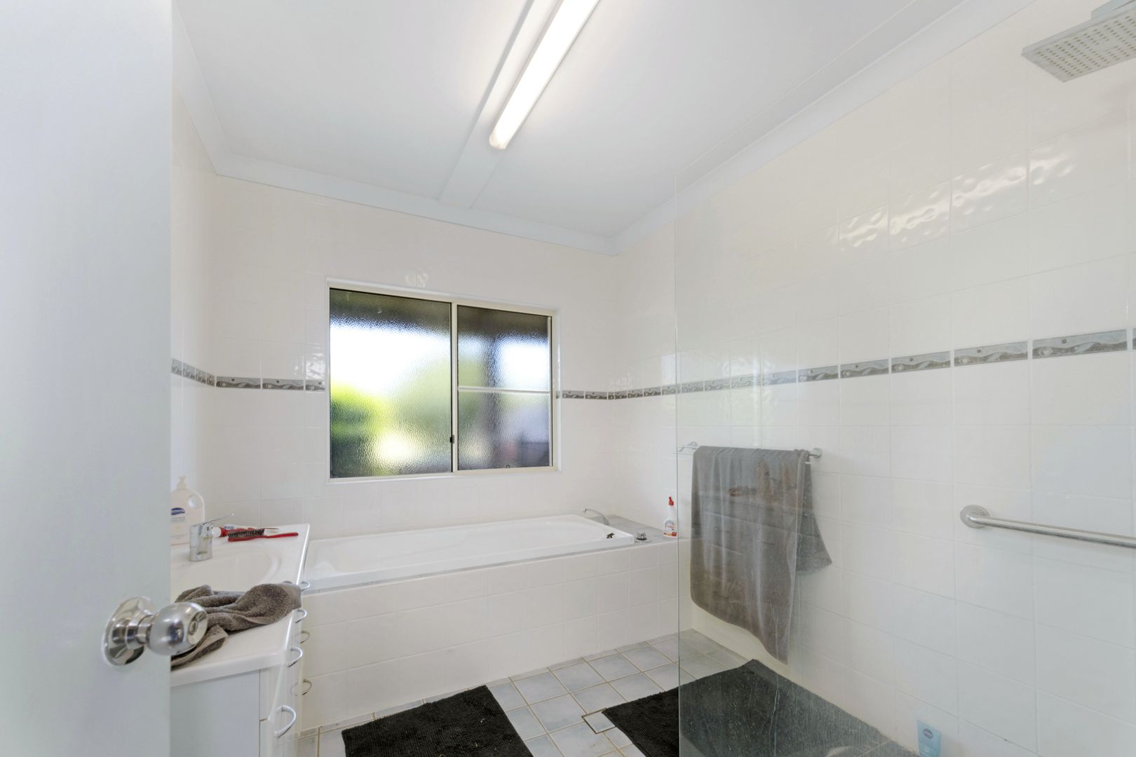 3 Schirmers Ct, Moore Park Beach QLD 4670, Image 2