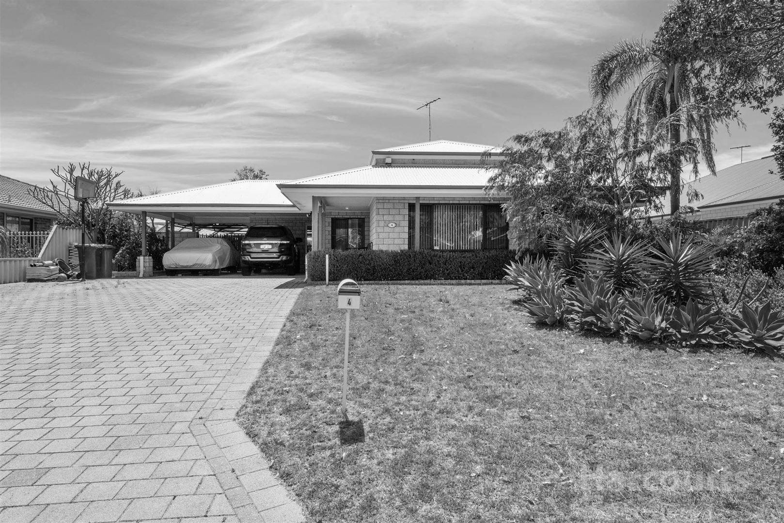 4 Castilloa Court, Halls Head WA 6210, Image 0