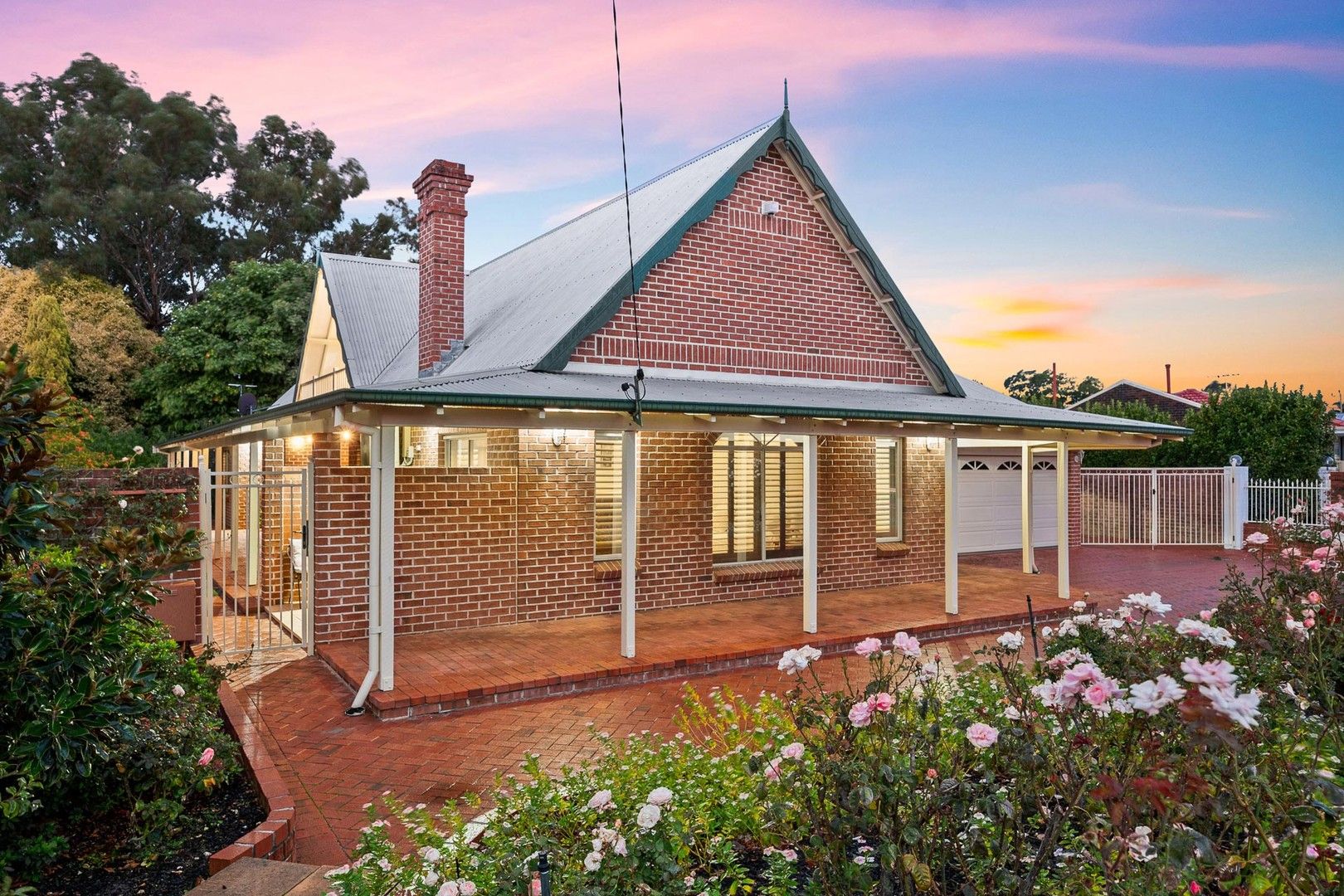 3 bedrooms House in  RIVERTON WA, 6148