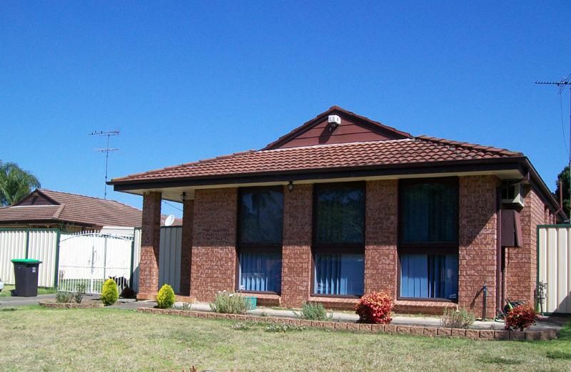 10 Carnation Avenue, Claremont Meadows Property History & Address