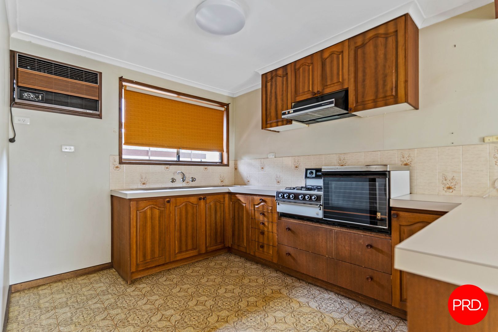 2/1 Louisa Court, Strathdale VIC 3550, Image 1