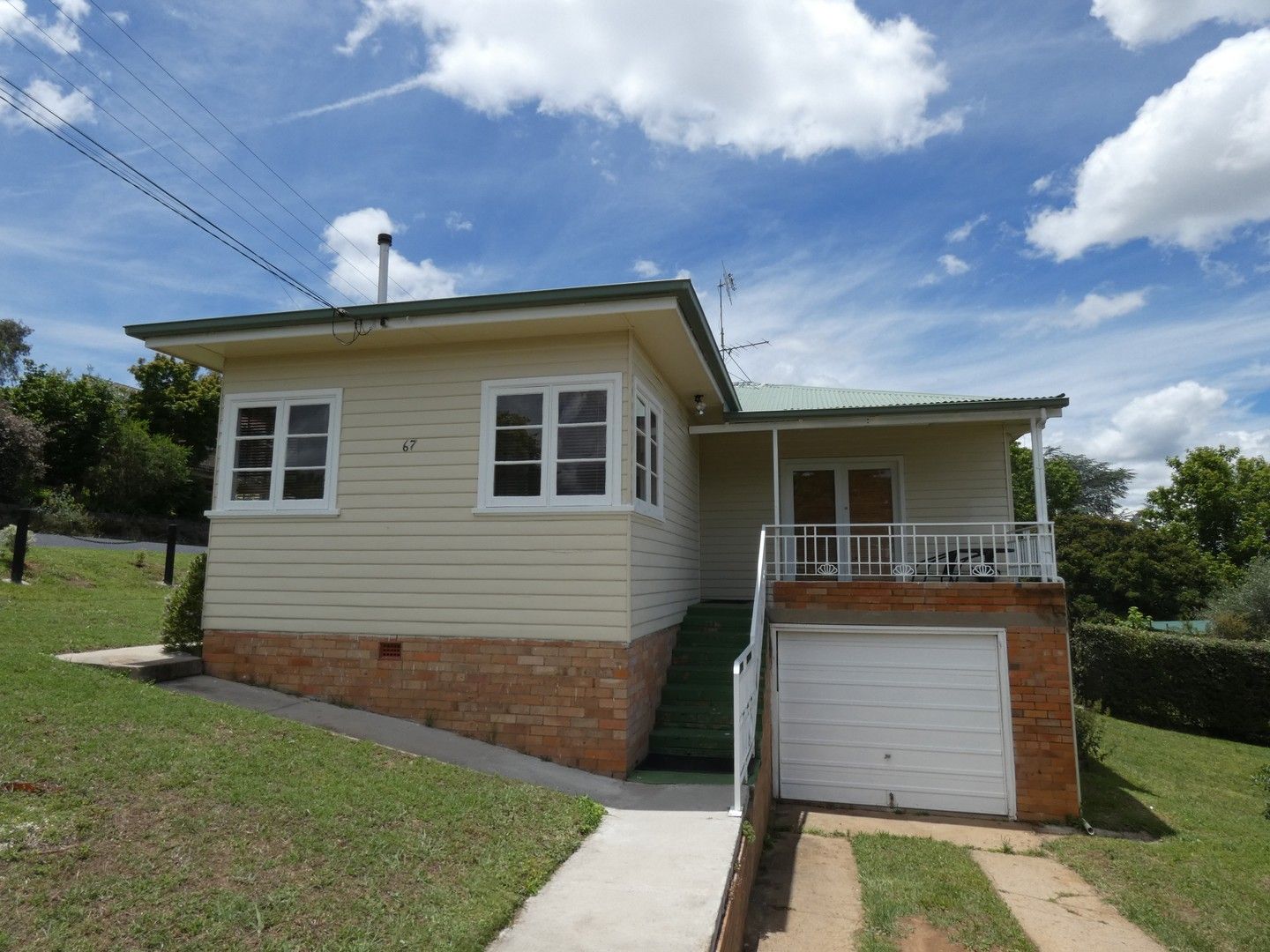3 bedrooms House in  ARMIDALE NSW, 2350