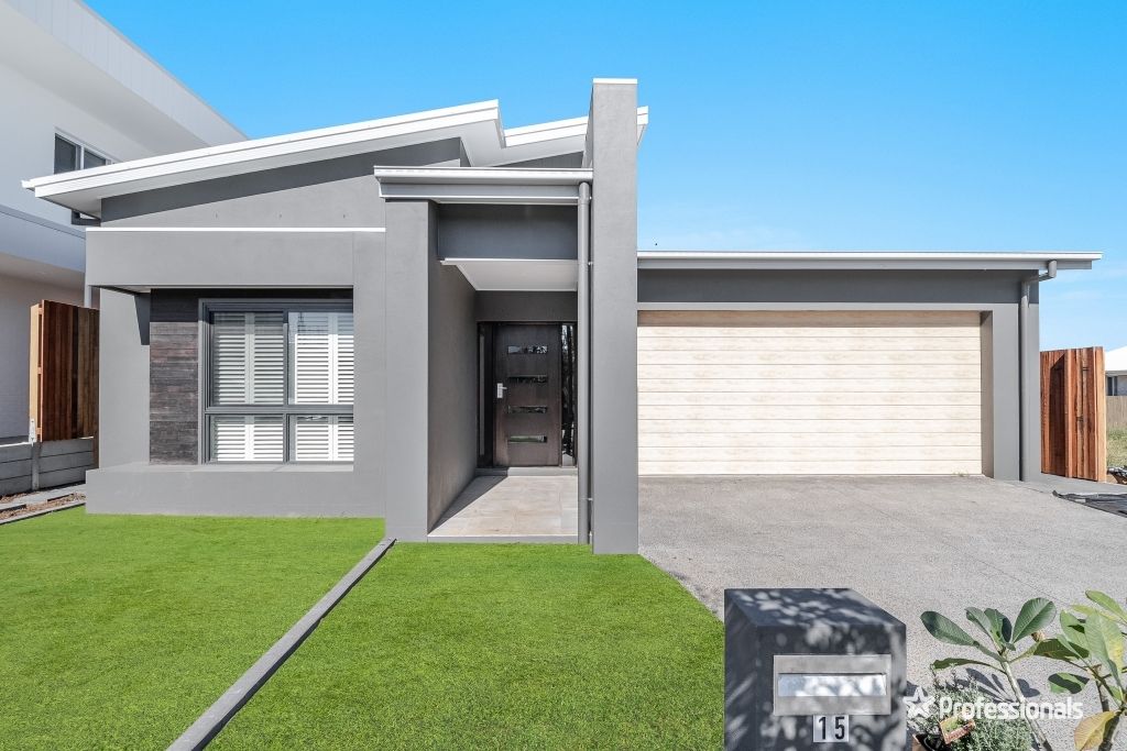 4 bedrooms House in 15 Surf Avenue SKENNARS HEAD NSW, 2478