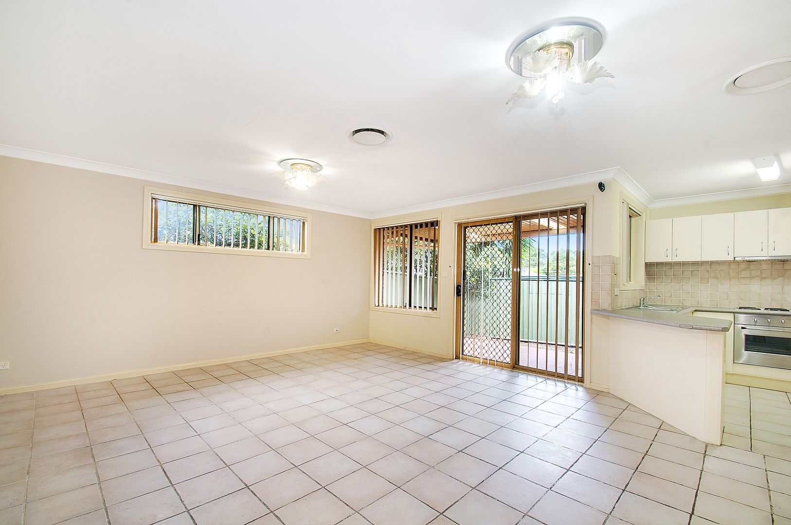 2A/77 Girraween Road, Girraween NSW 2145, Image 1