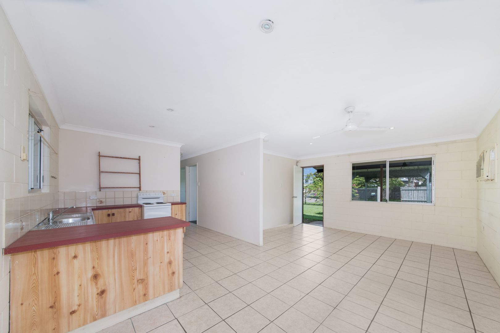 2 Pepperwood Street, Deeragun QLD 4818, Image 2