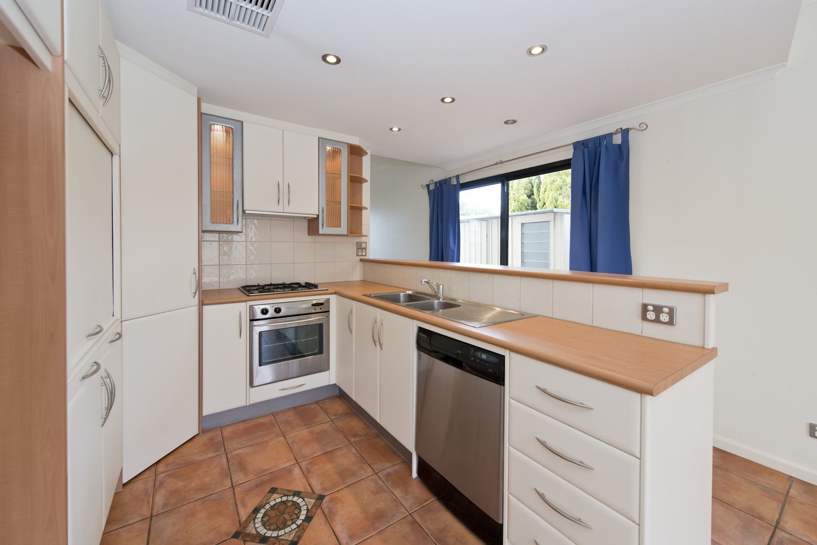 2/4 Cowell Place, Mile End SA 5031 House For Rent Domain