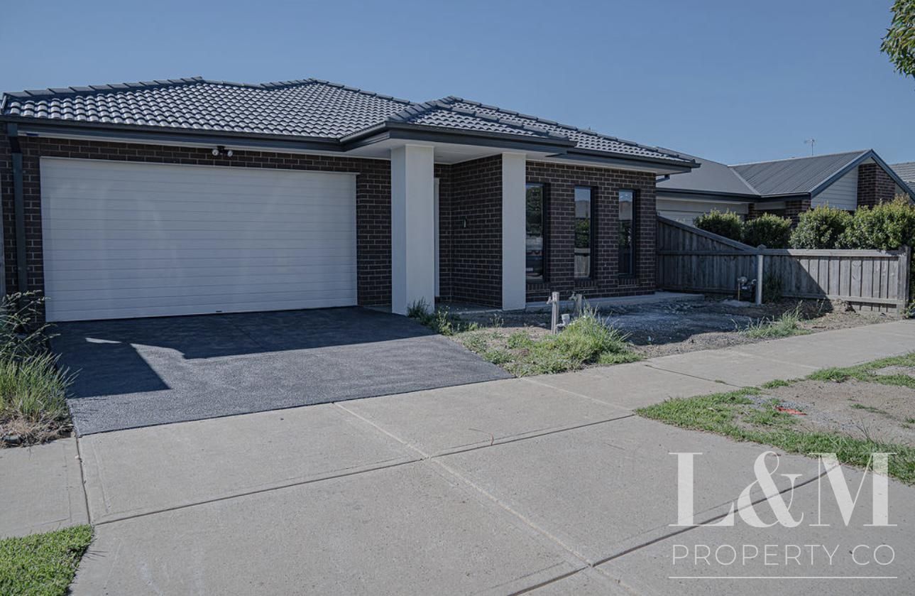 4 bedrooms House in 15 Puckle Avenue MICKLEHAM VIC, 3064