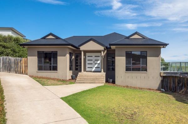 4 bedrooms House in 8 CRETE PLACE OAKDOWNS TAS, 7019