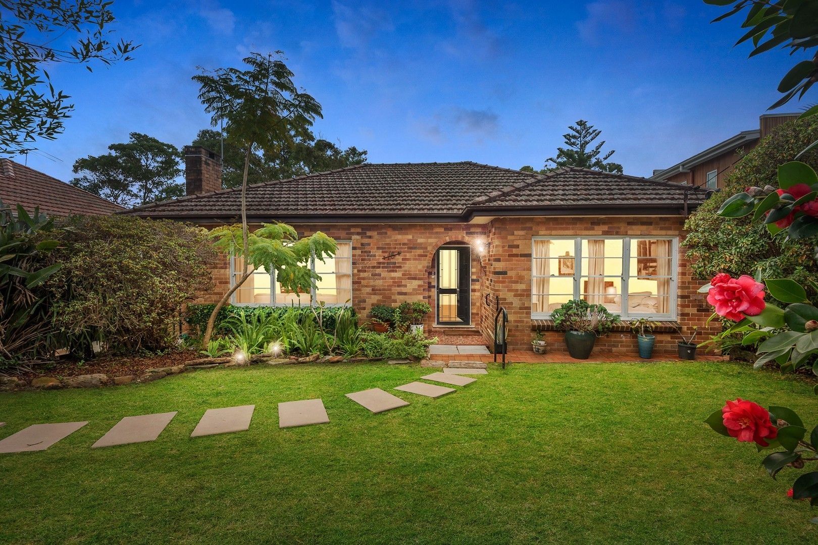3 bedrooms House in 15 Heights Crescent MIDDLE COVE NSW, 2068