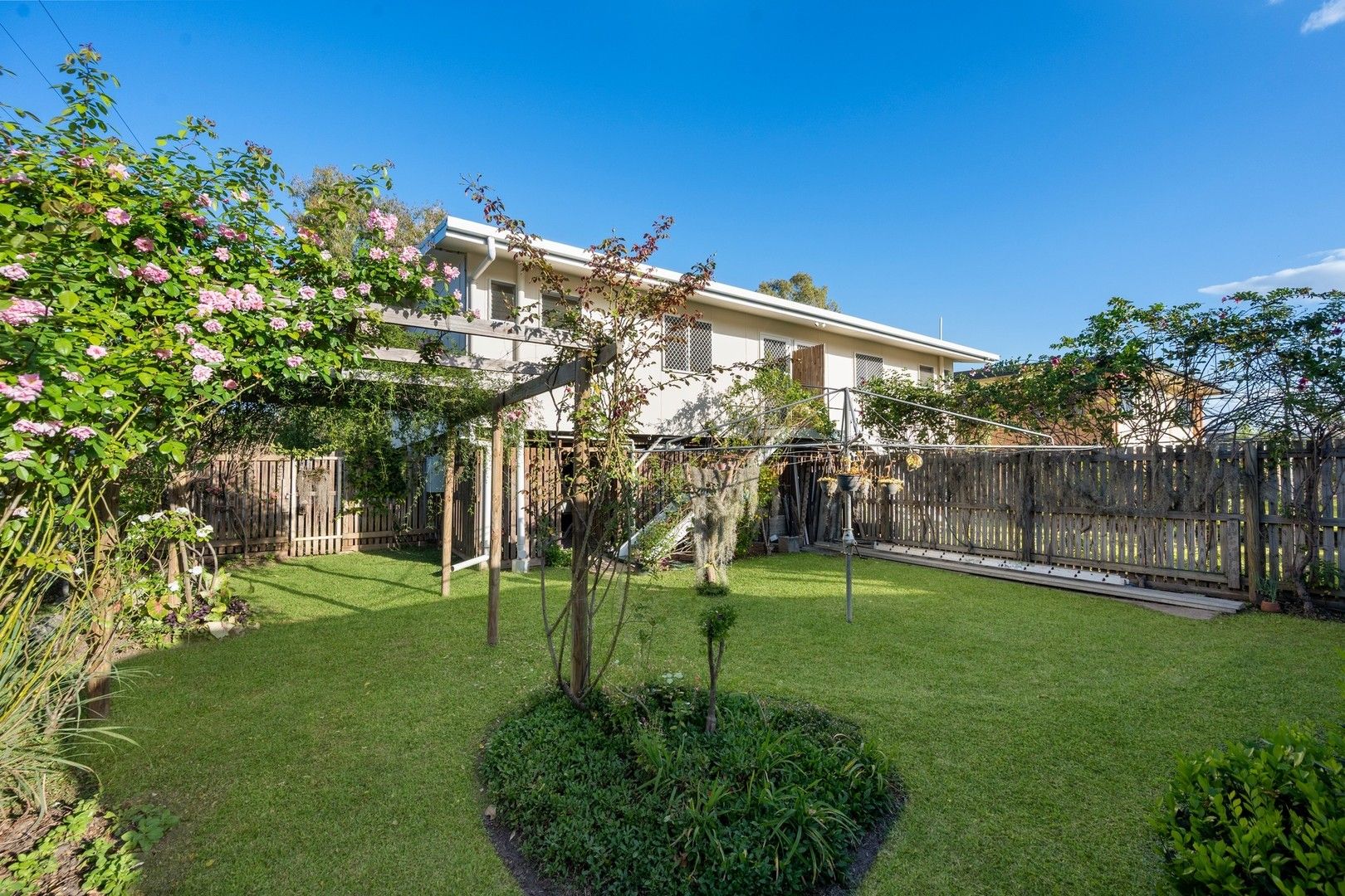 2 bedrooms Duplex in Unit 2/7 Forrest St ROSSLEA QLD, 4812