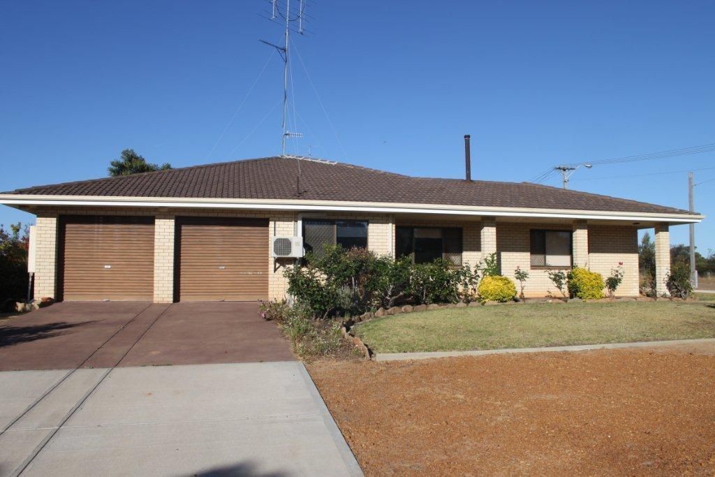 33 Johnston Street, Wongan Hills WA 6603, Image 0