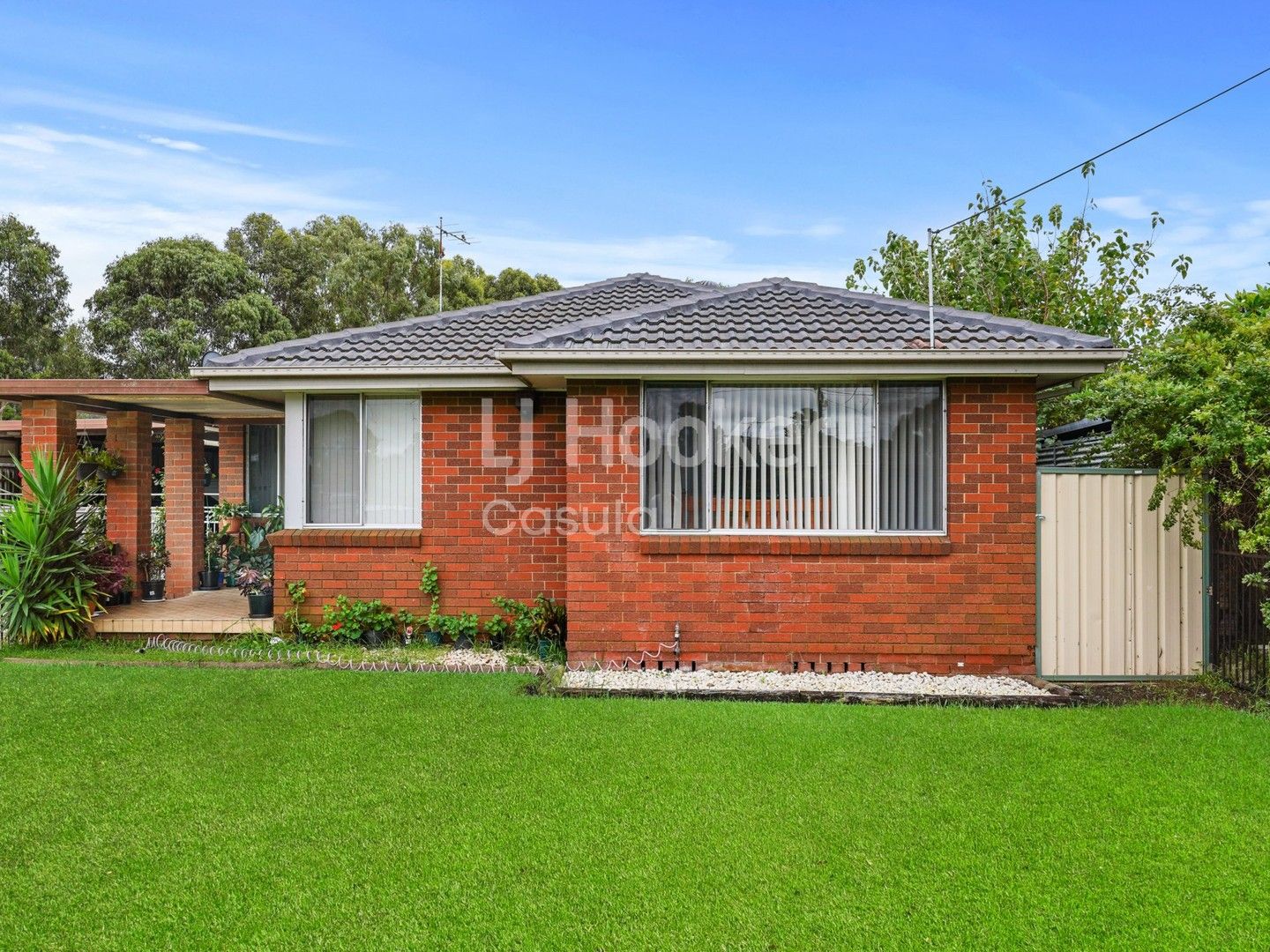 3 bedrooms House in 4 Hakea Close CASULA NSW, 2170