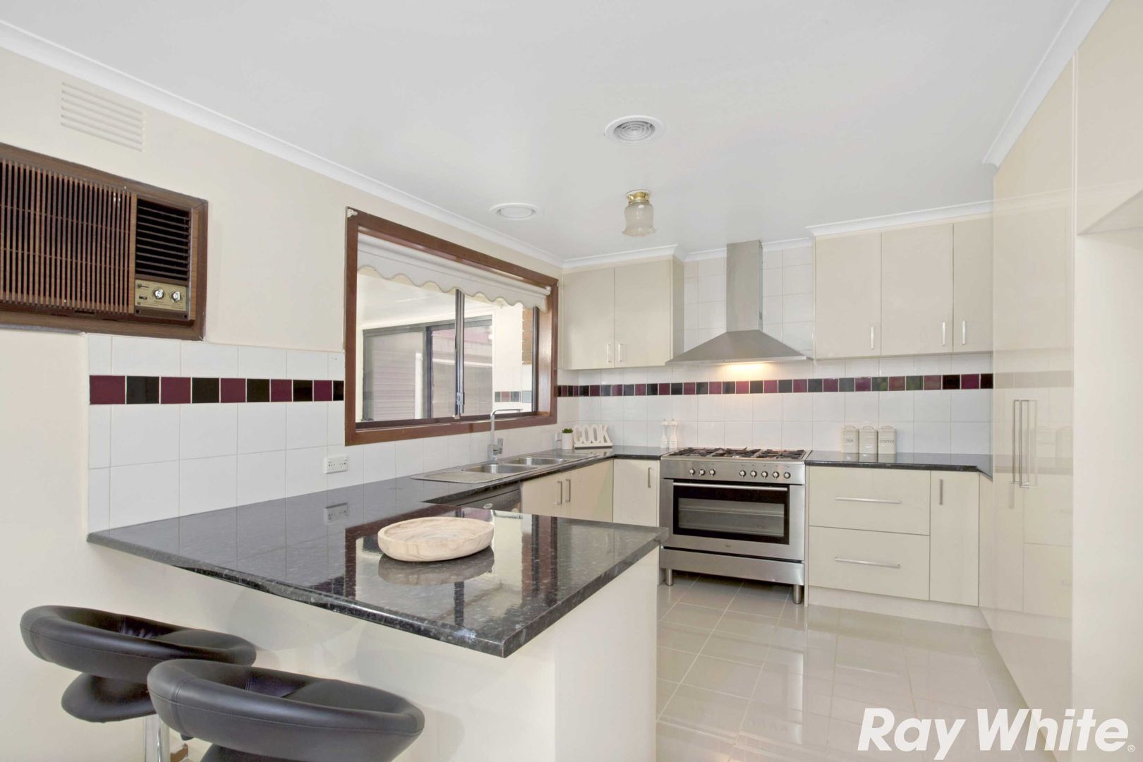 25 Wenden Road, Mill Park VIC 3082, Image 1