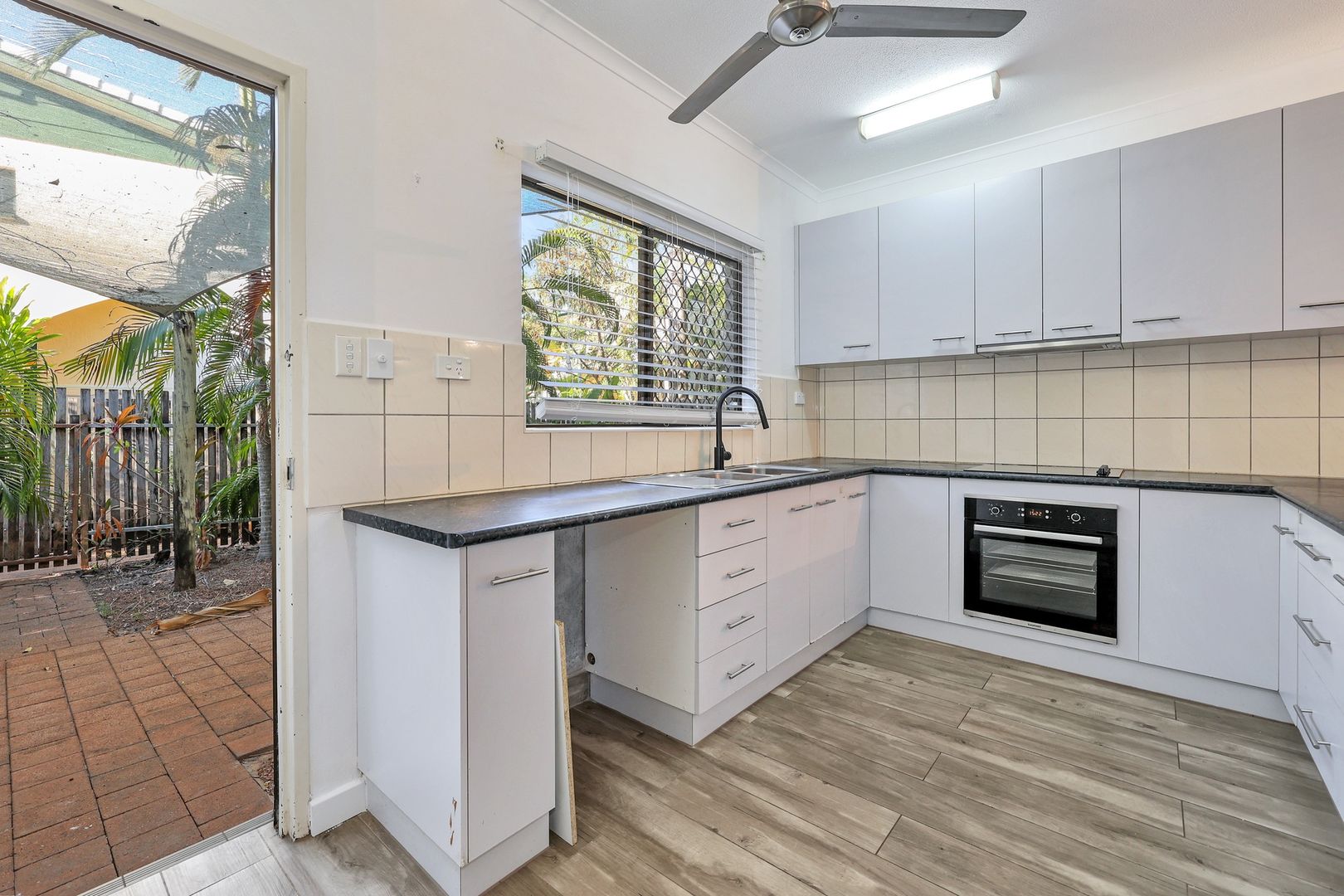 2/27 Hinkler Crescent, Fannie Bay NT 0820 Apartment For Rent 650