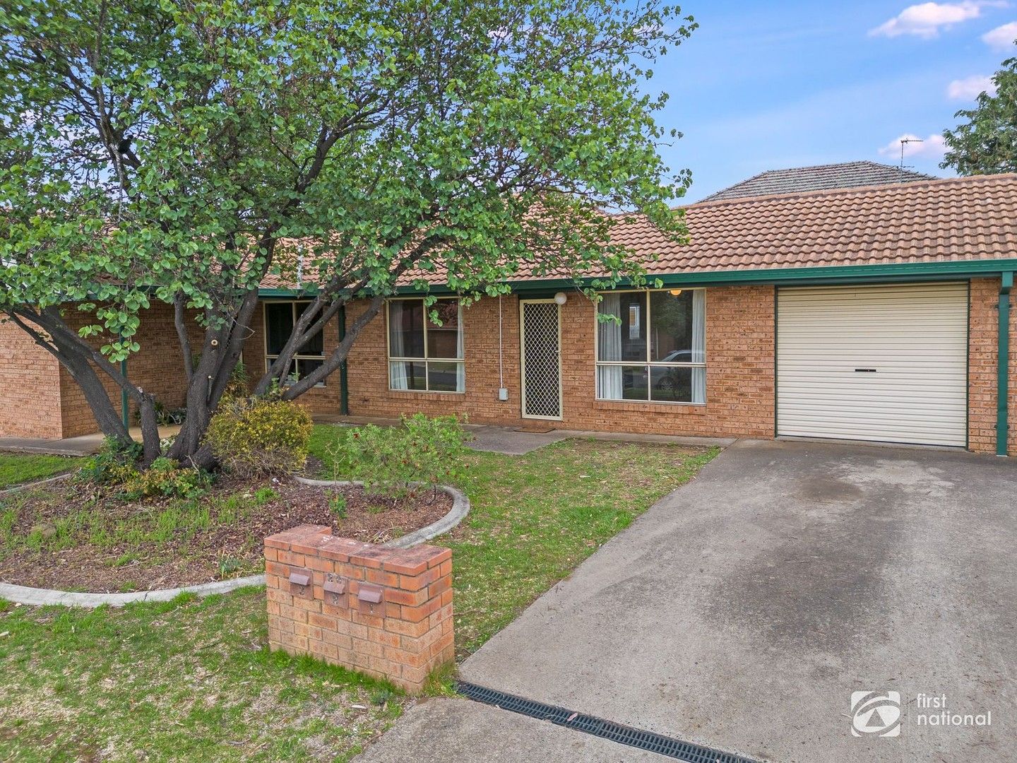 2/20 White Avenue, Armidale NSW 2350, Image 0