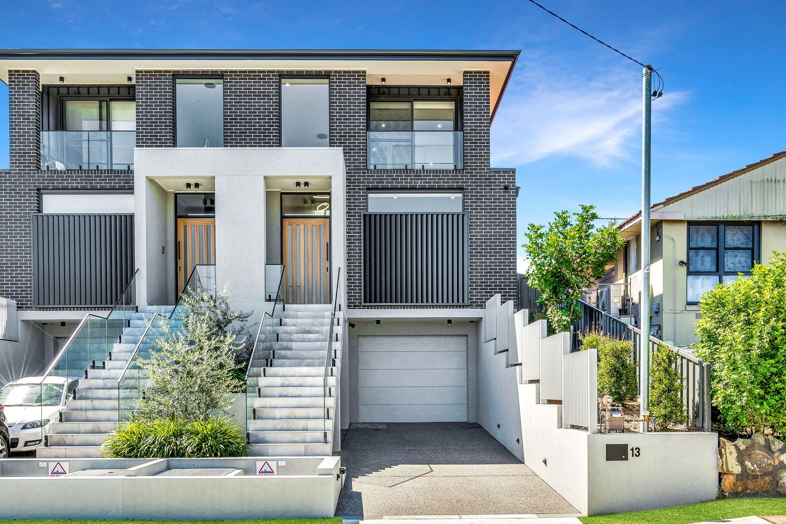 5 bedrooms House in 13 Arnett St PENDLE HILL NSW, 2145