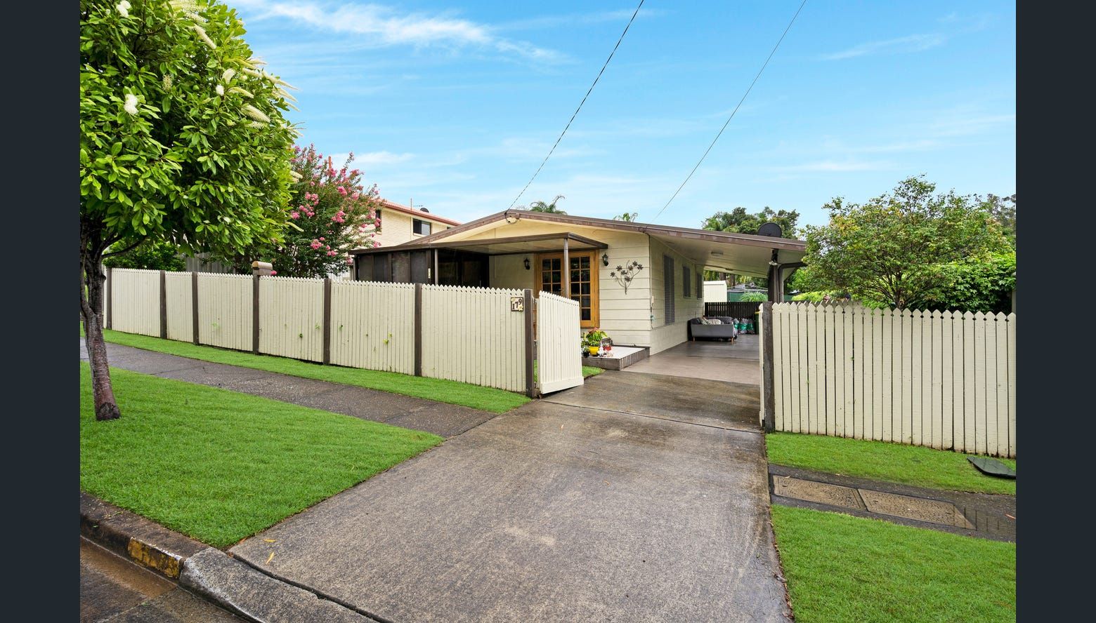 3 bedrooms House in 179 Whiting Street LABRADOR QLD, 4215