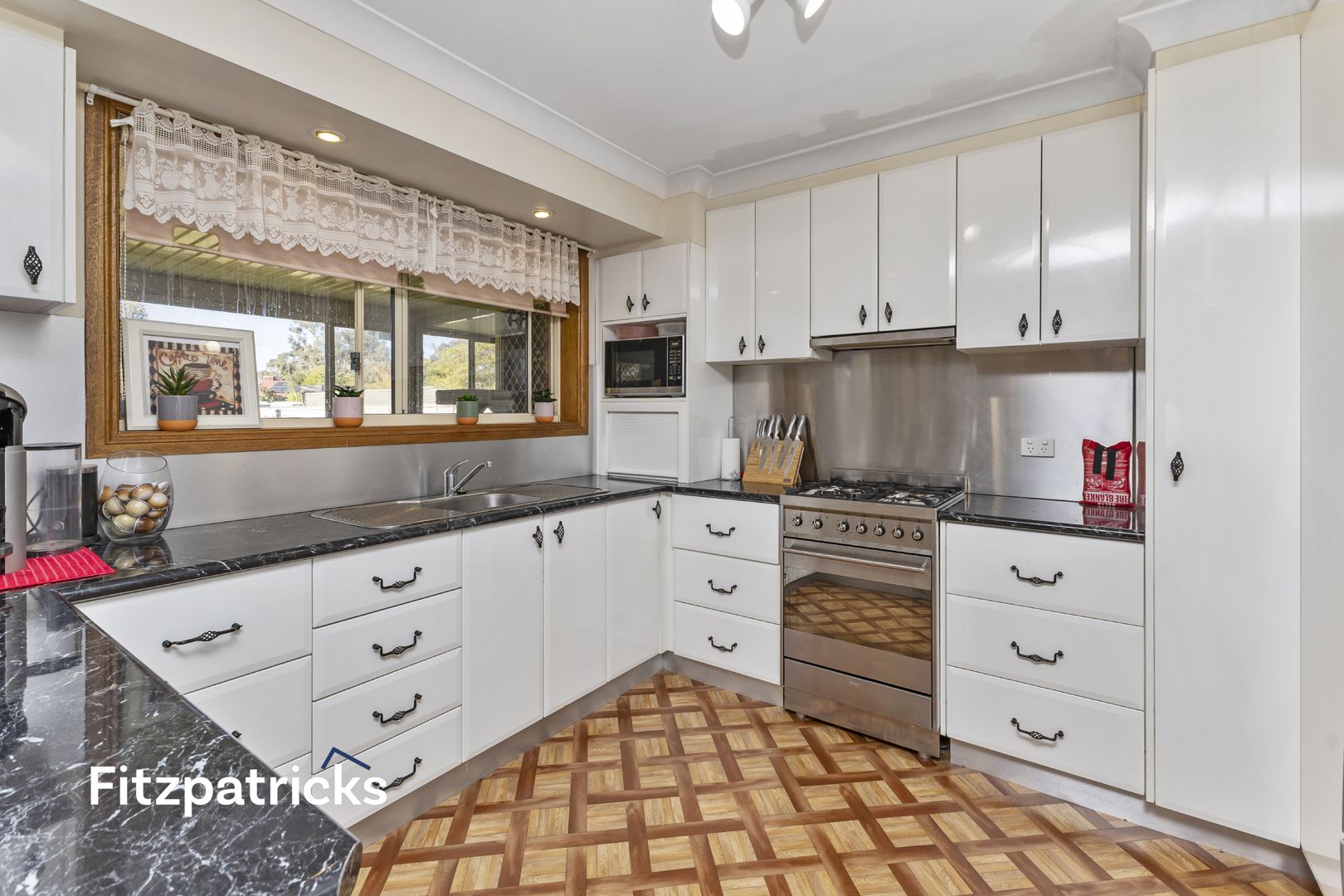 5 Lamilla Street, Glenfield Park NSW 2650, Image 1