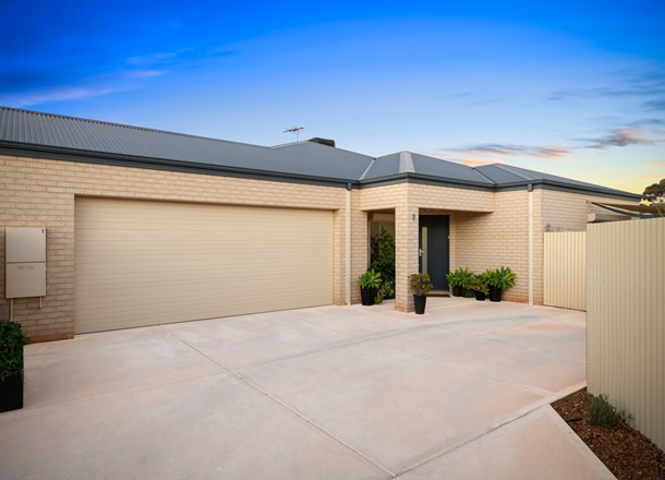 2/279 Burt Street, Victory Heights WA 6432