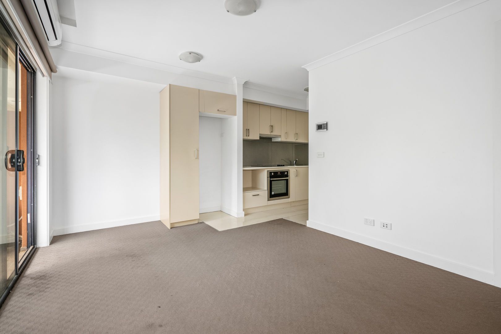 6/1053-1055 Plenty Road, Kingsbury VIC 3083, Image 2