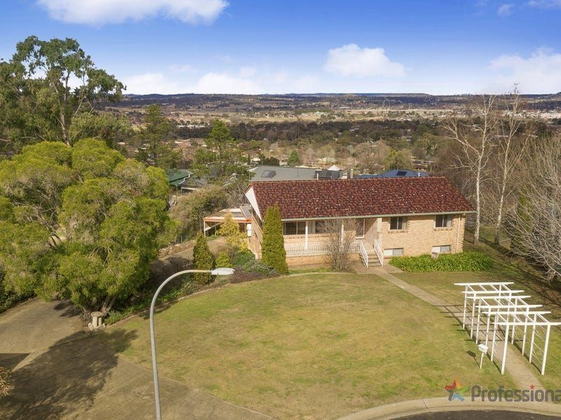 4 bedrooms House in 3 Keena Close ARMIDALE NSW, 2350