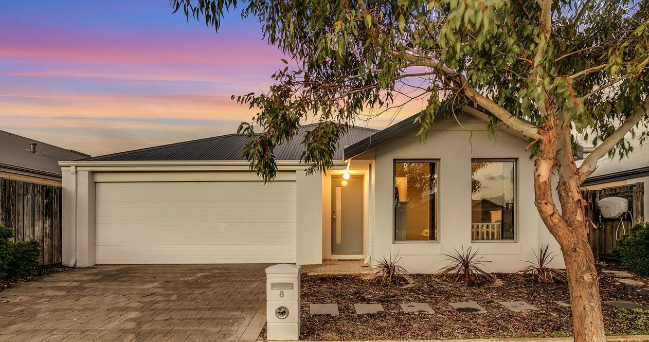 4 bedrooms House in 8 Wilding Boulevard ELLENBROOK WA, 6069