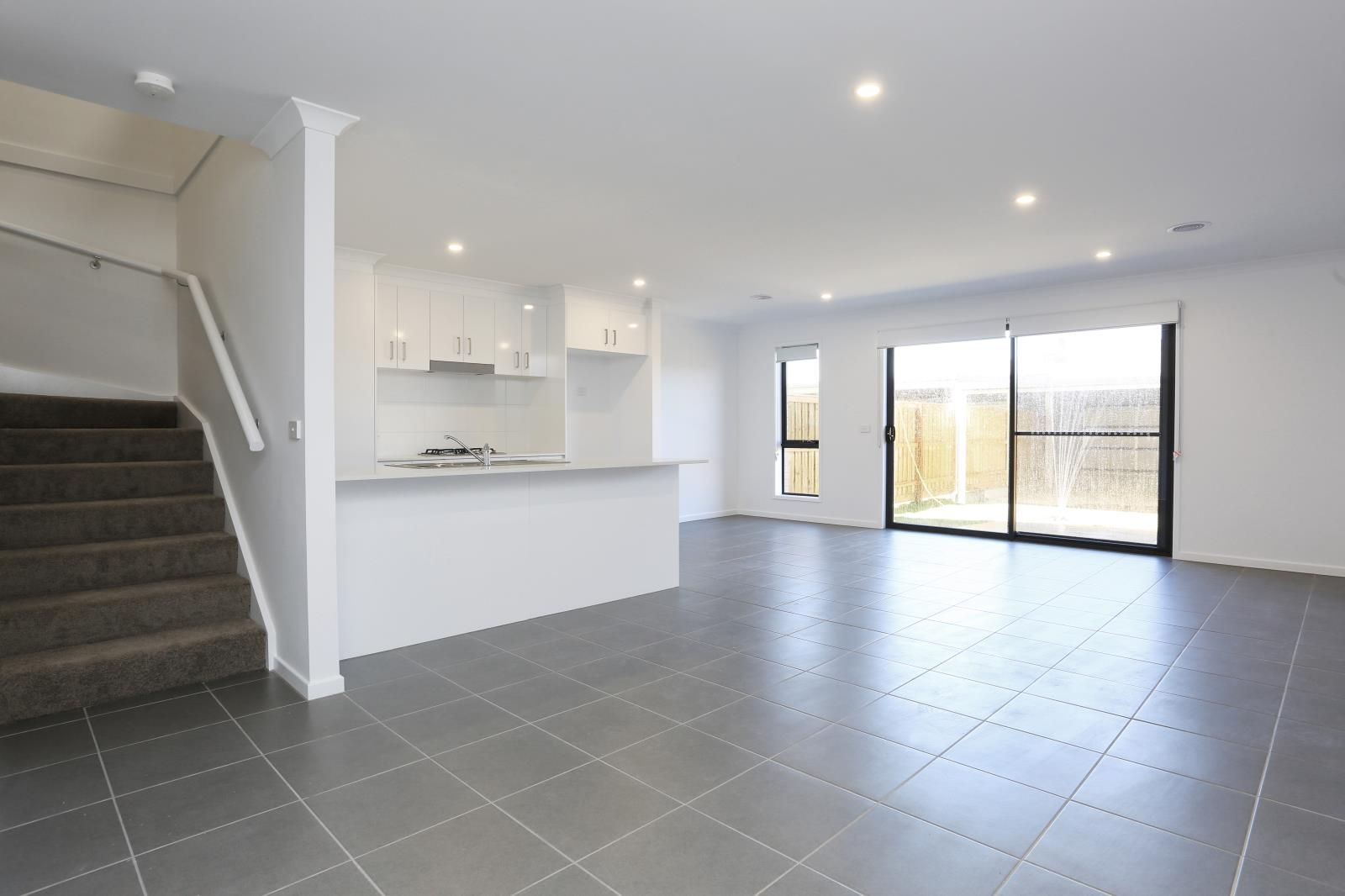 3 bedrooms House in 4 Fragrance Terrace MANOR LAKES VIC, 3024