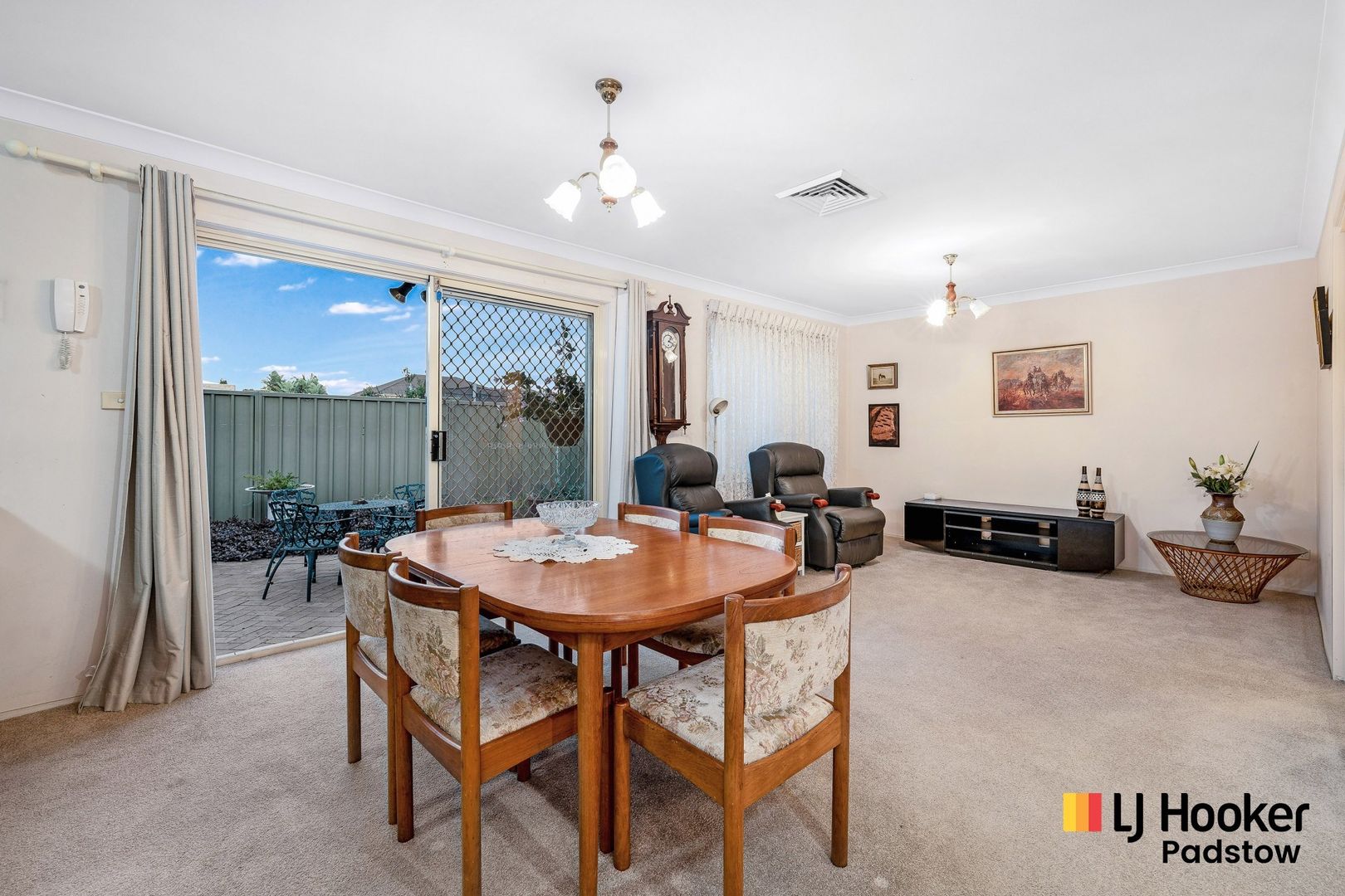 22/26 Parkview Avenue, Picnic Point NSW 2213, Image 2