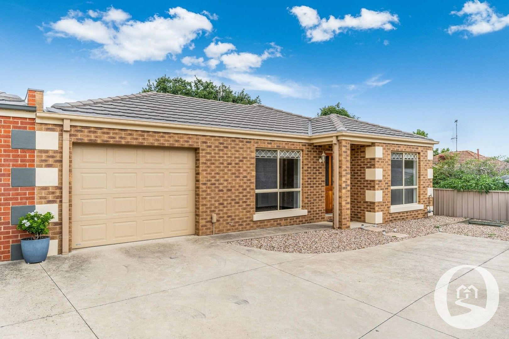 2 bedrooms Apartment / Unit / Flat in 2/7 Rosewood Mews GOLDEN SQUARE VIC, 3555