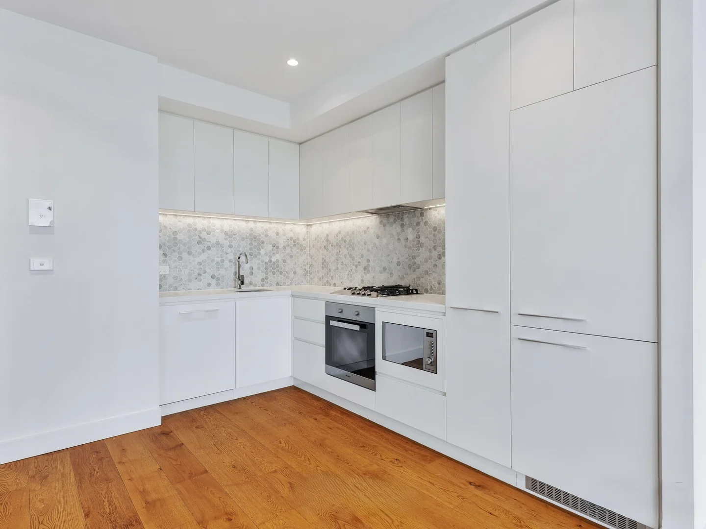 Additional image 3 of 1921/850 Whitehorse Road, Box Hill VIC 3128